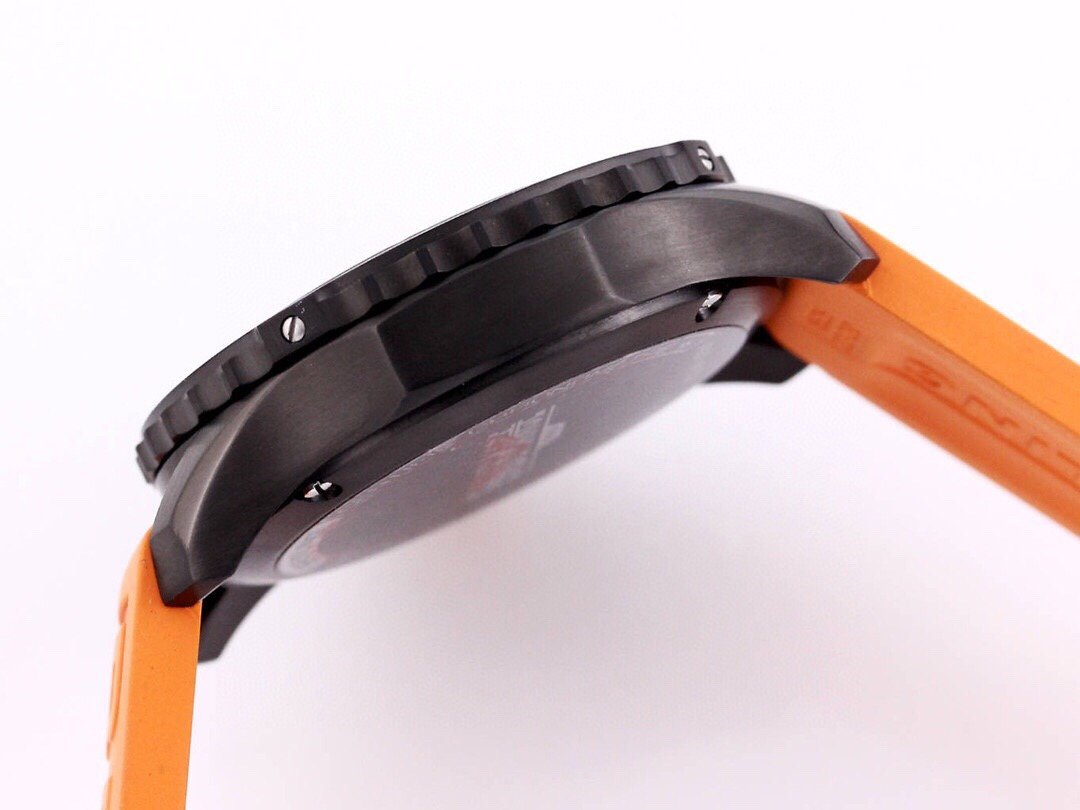 ENDURANCE PRO B82 ORANGE SUPER QUARTZ CHRONOGRAPH