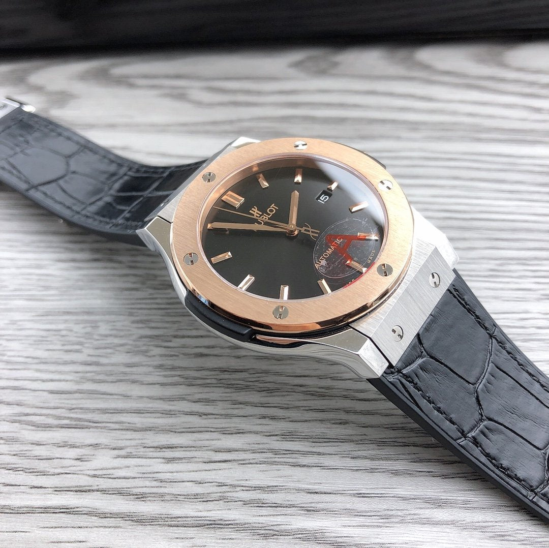 CLASSIC FUSION 42 KING GOLD BLACK DIAL