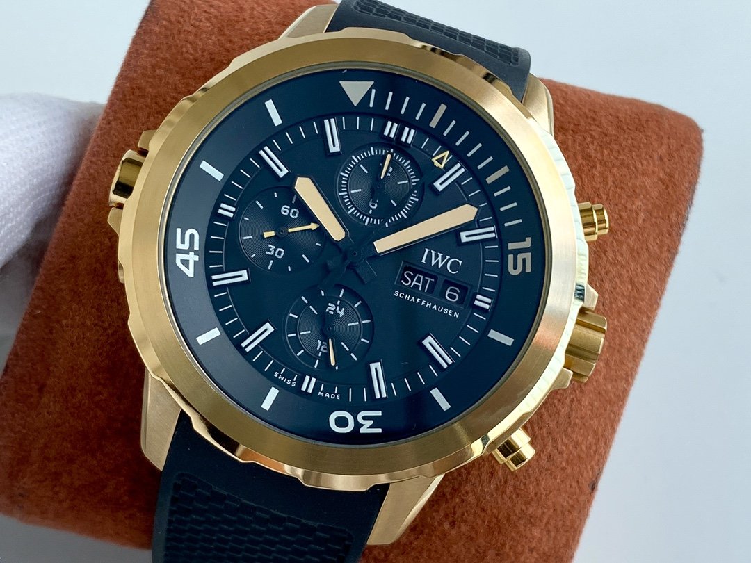 AQUATIMER EXPEDITION JAQUES YVES GOLD CASE