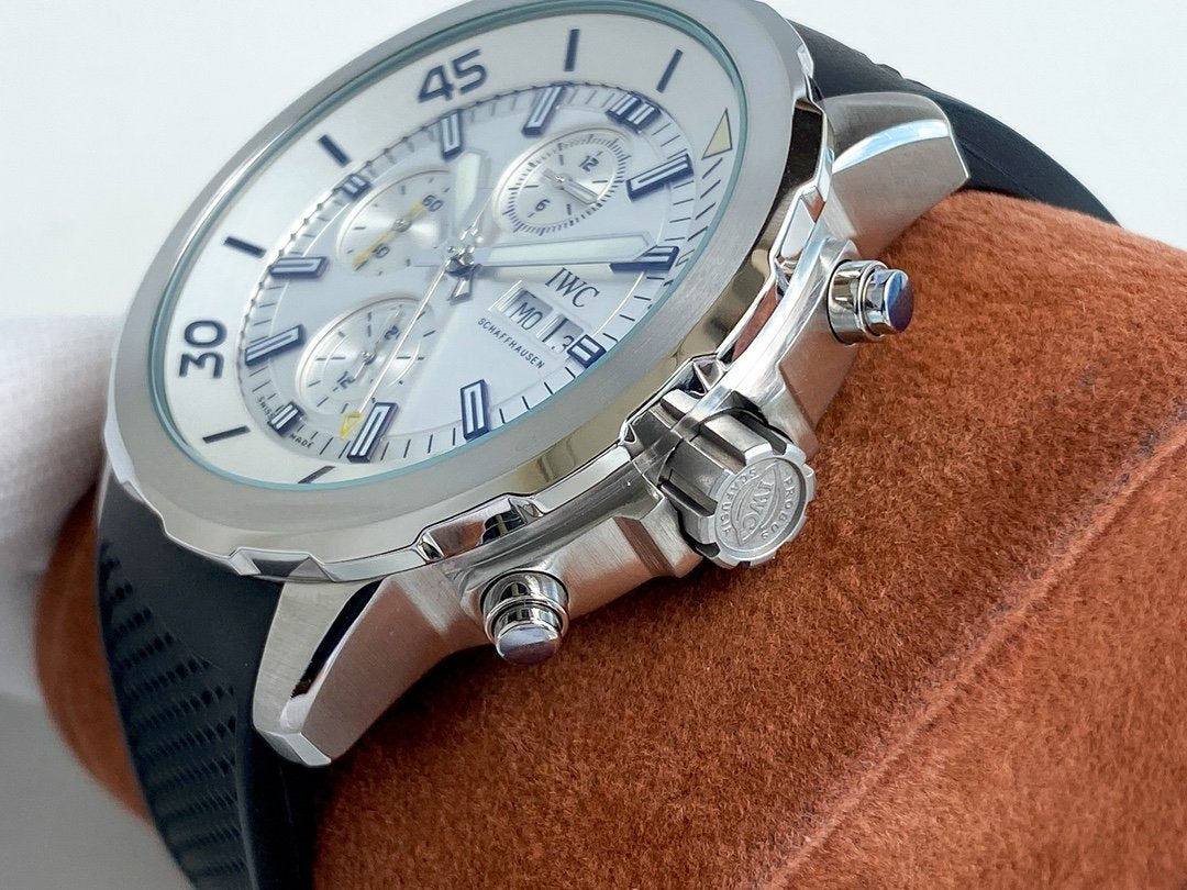 AQUATIMER EXPEDITION JAQUES YVES STEEL CASE WHITE DIAL