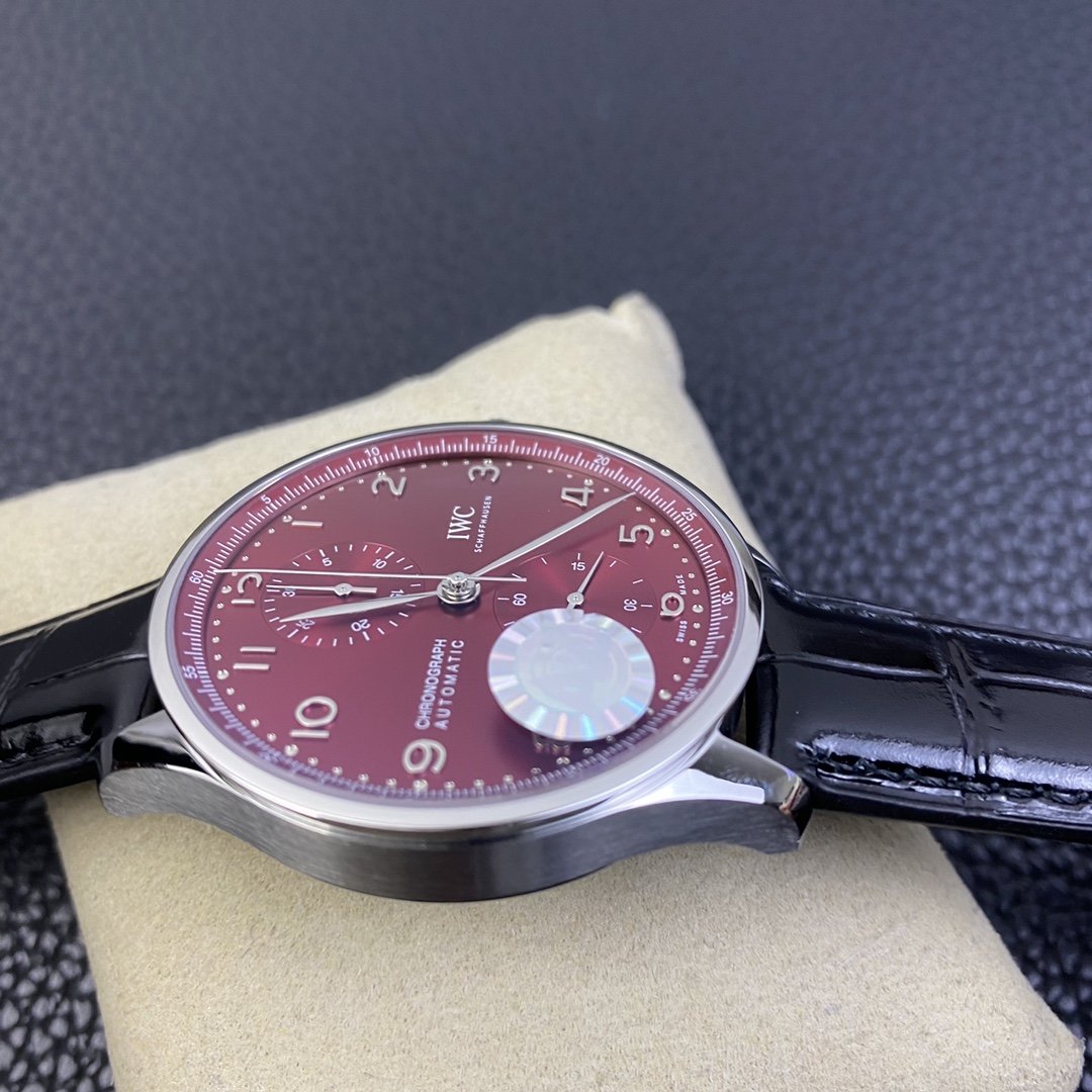 PORTUGIESER CHRONOGRAPH STEEL CASE BURGUNDY DIAL