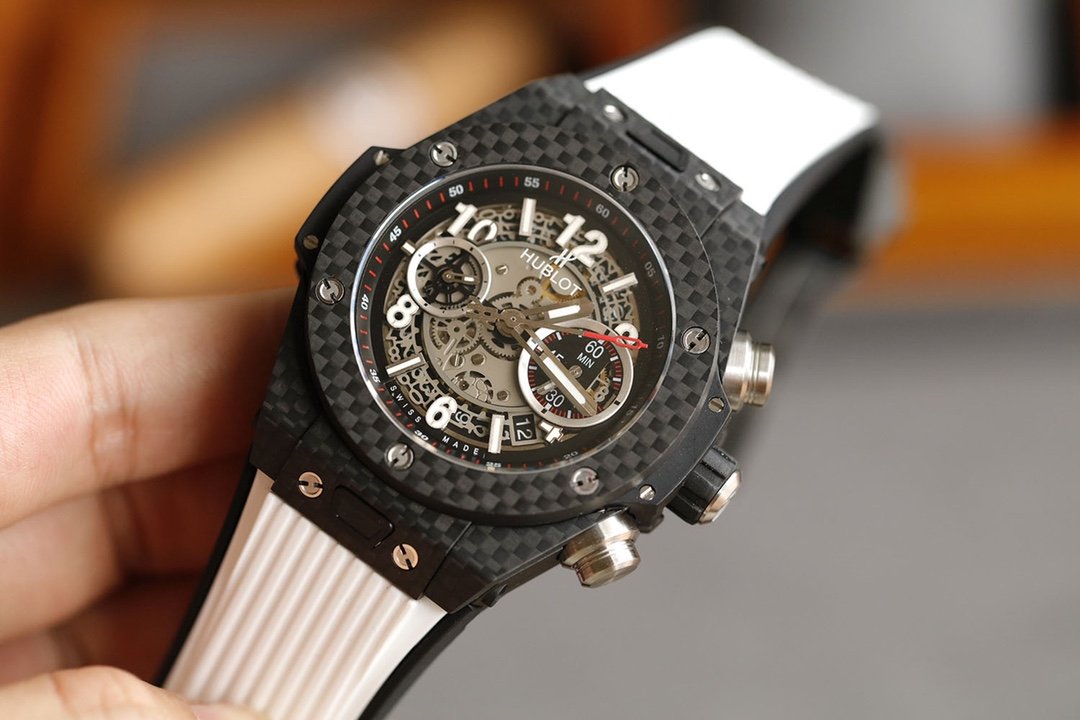 BIG BANG UNICO 45 CARBON CASE SKELETON DIAL