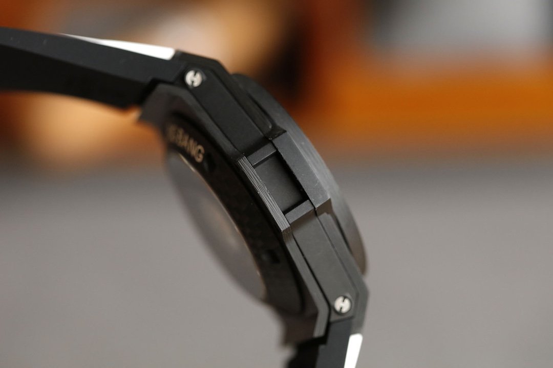 BIG BANG UNICO 45 CARBON CASE SKELETON DIAL