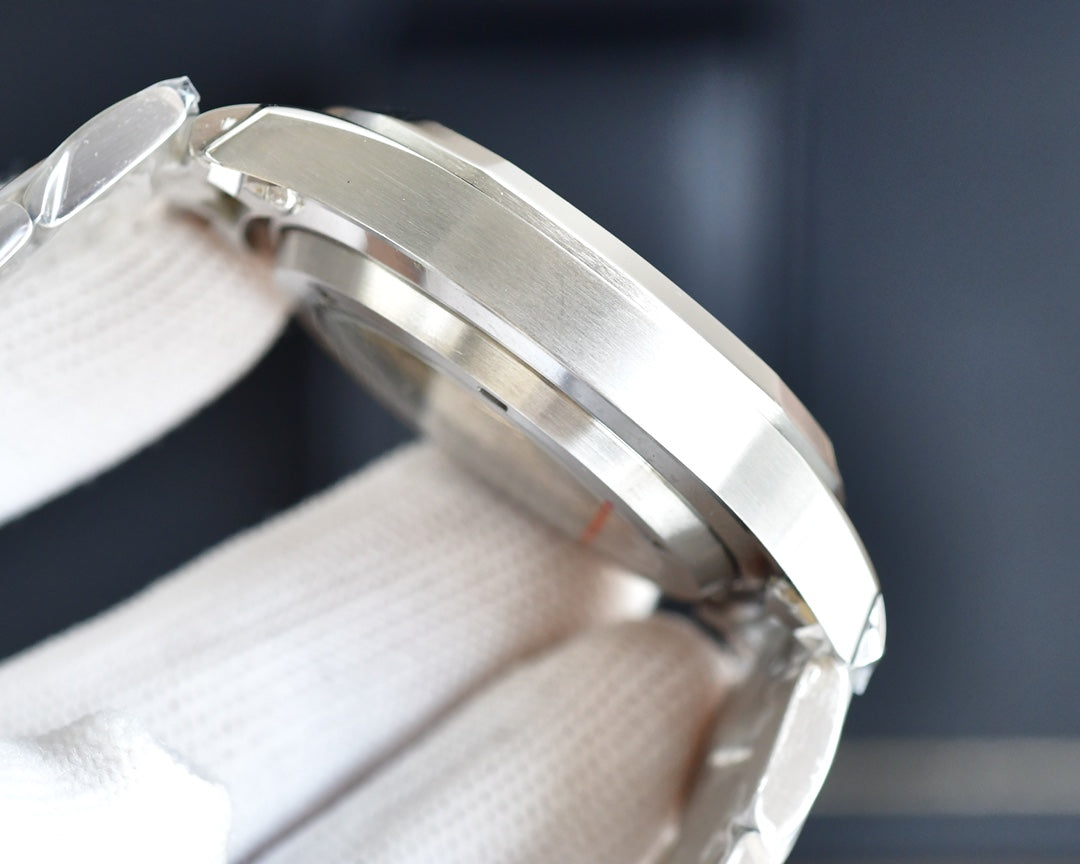 NAUTILUS STEEL CASE 42MM DIAMOND BEZEL