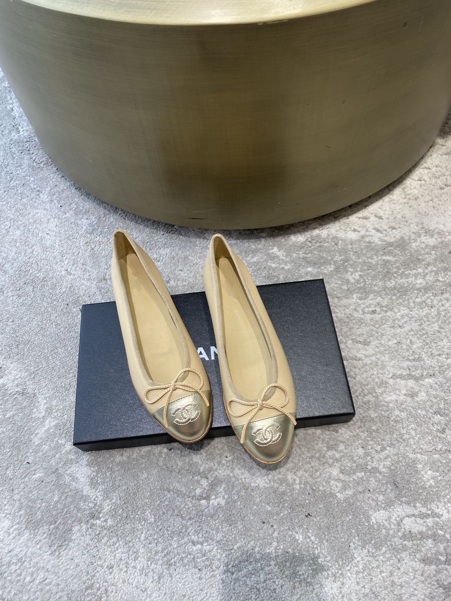 ballet flats beige gold lambskin canvas