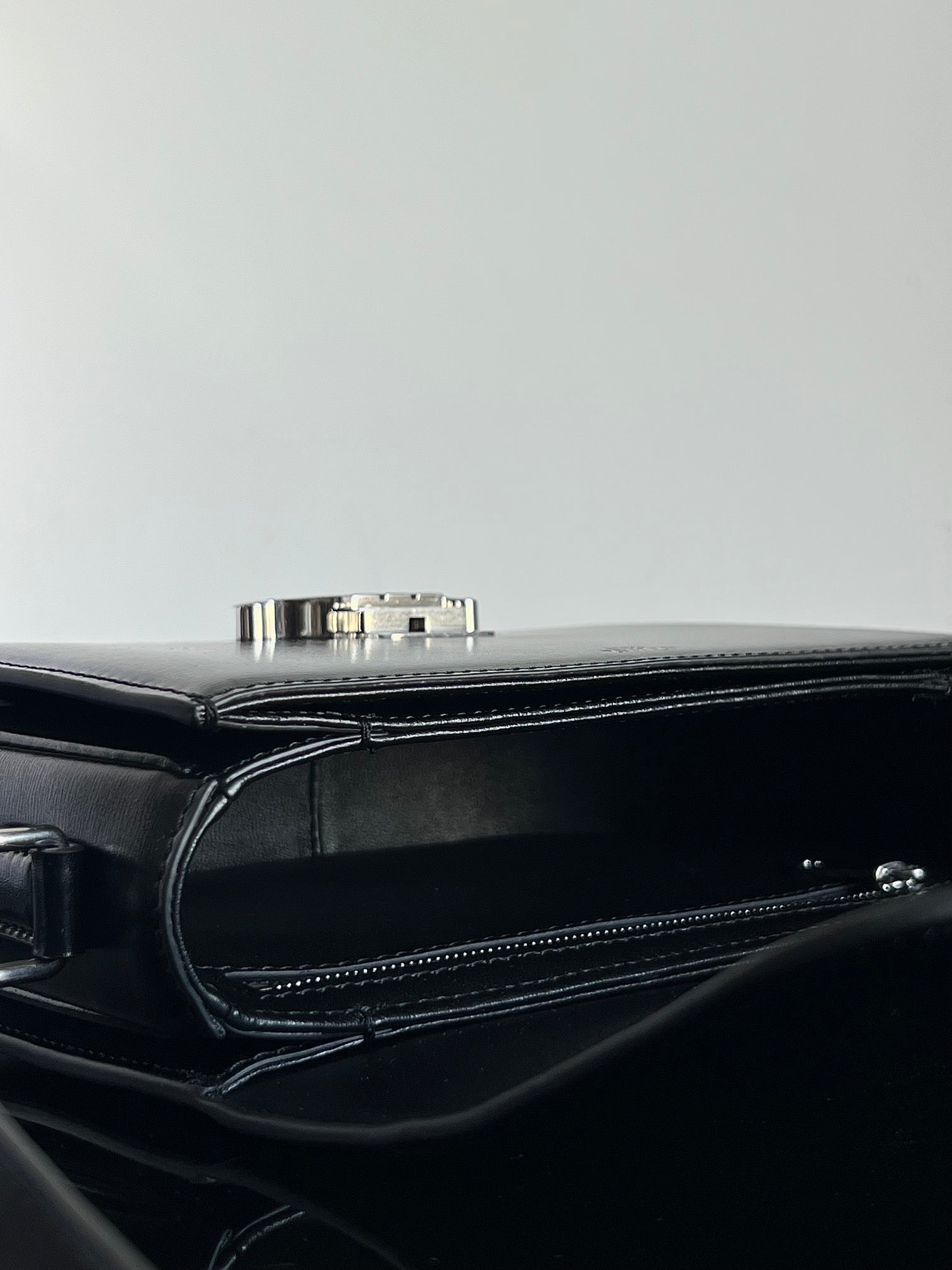 TEEN TRIOMPHE 18 BLACK CALFSKIN SILVER HARDWARE