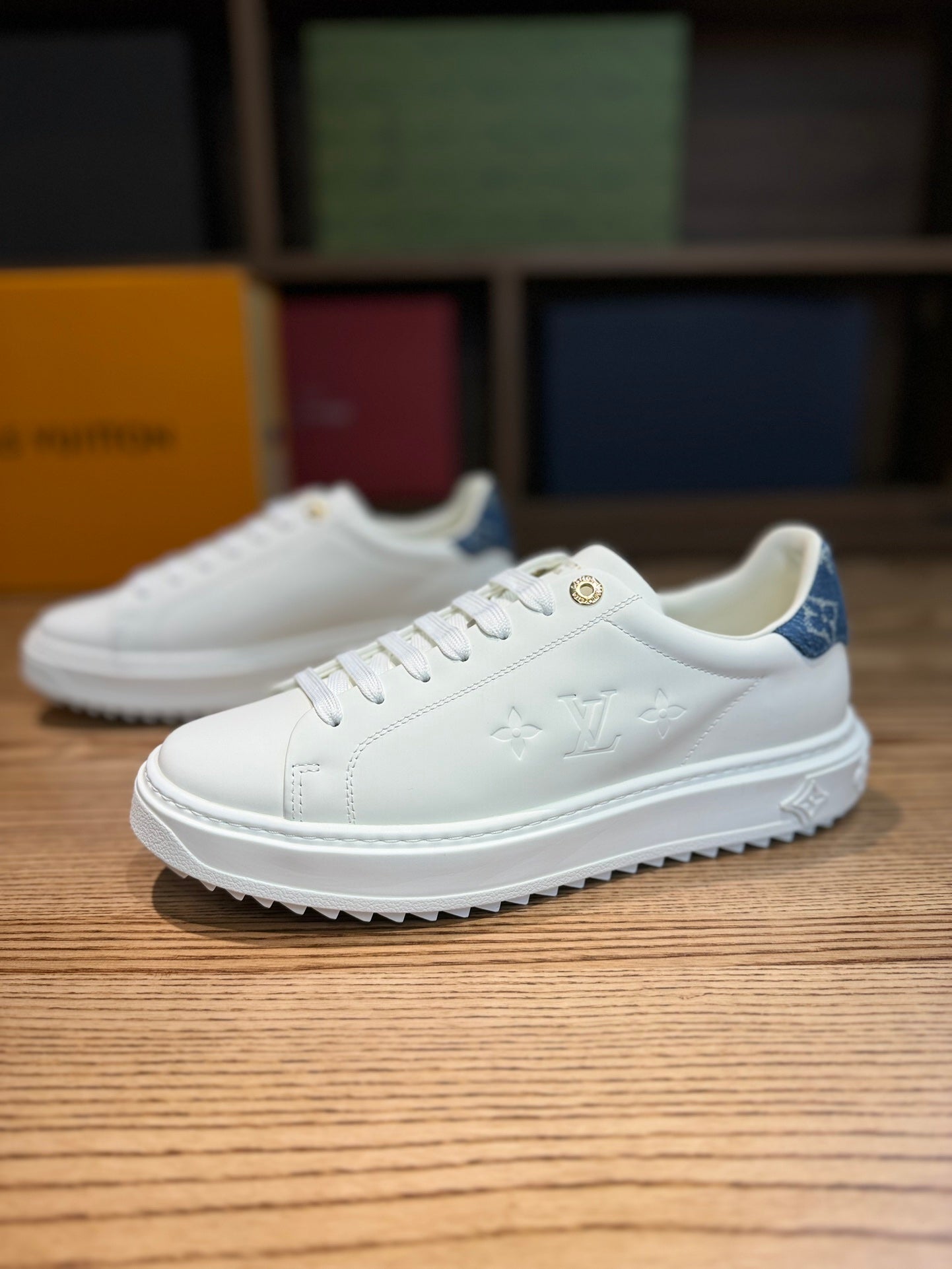 LV TIME OUT SNEAKER WHITE