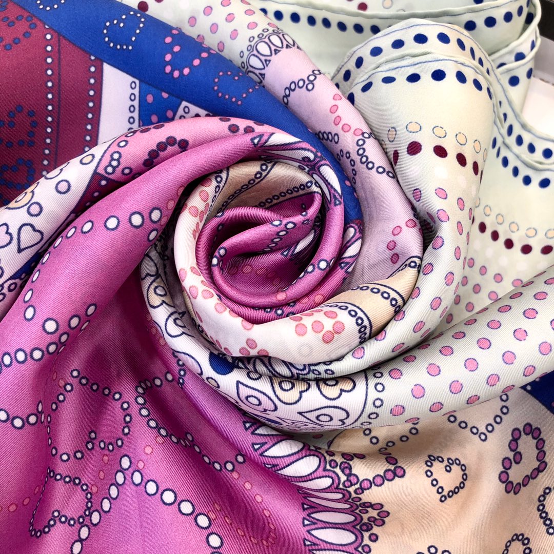 CC Square Scarf 140 CM In Colorful Silk Twill 288636