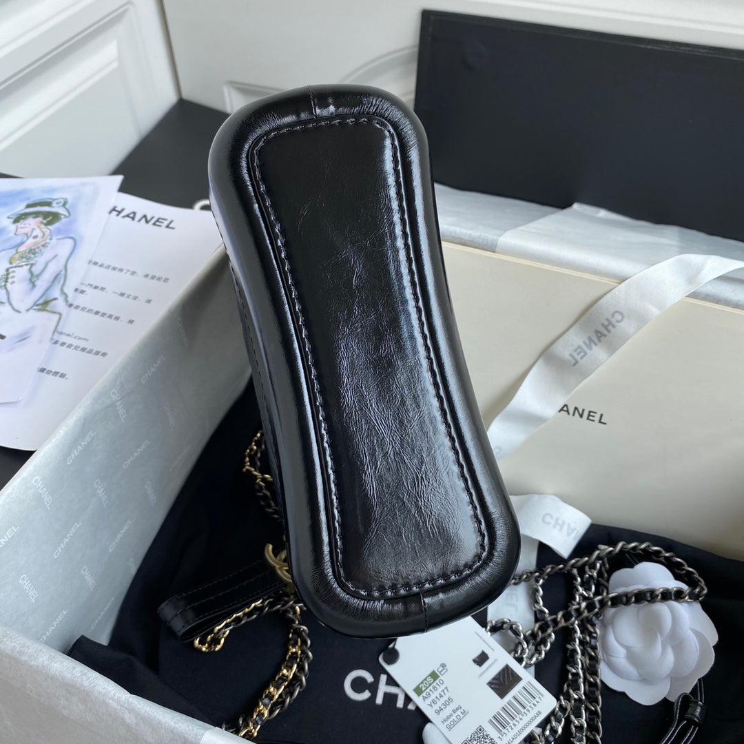 Chanel 25 Gabrielle Black 20cm Calfskin 289505