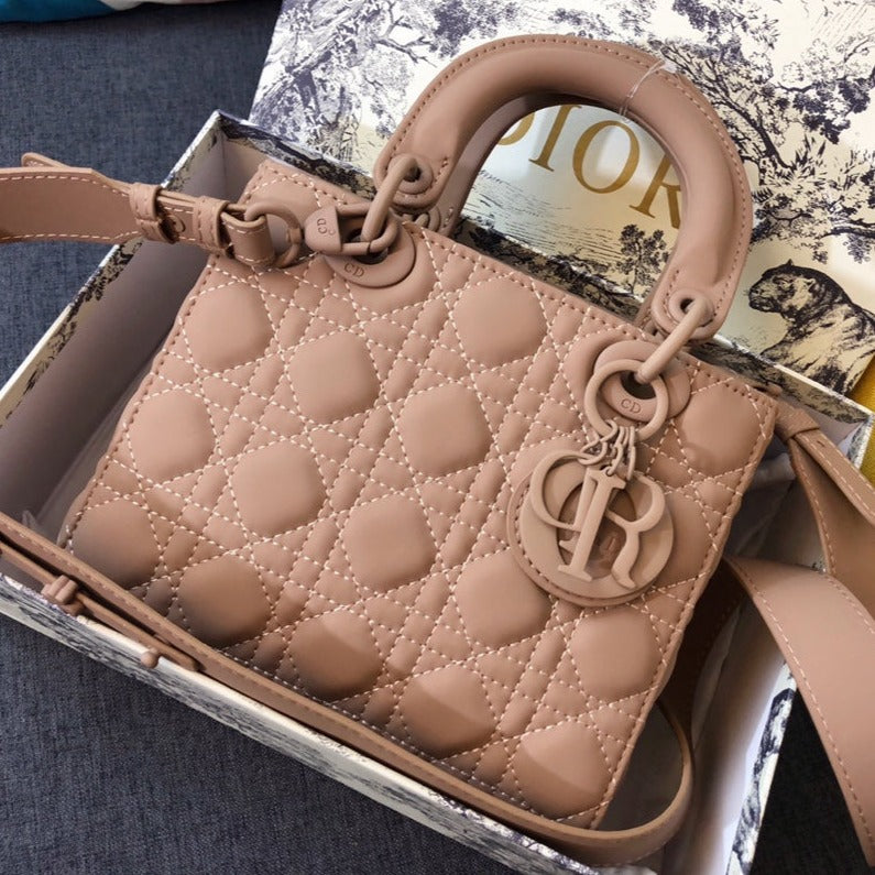 MEDIUM LADY 20 BAG CALFSKIN