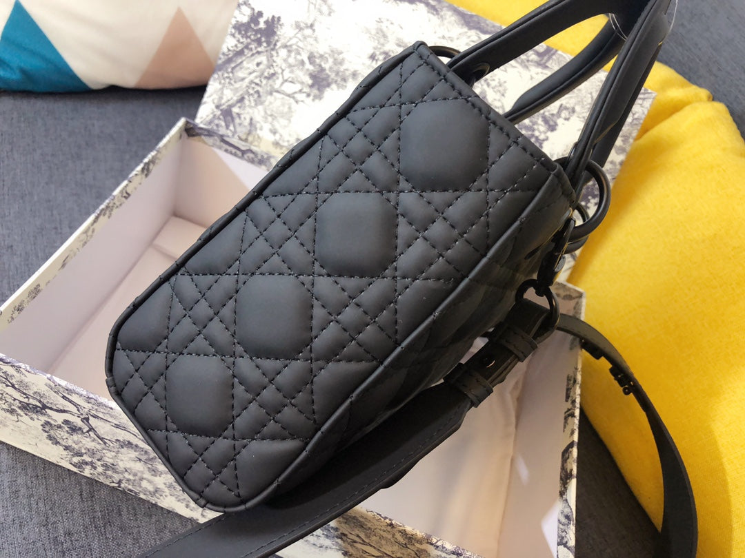 MEDIUM LADY 20 BAG CALFSKIN