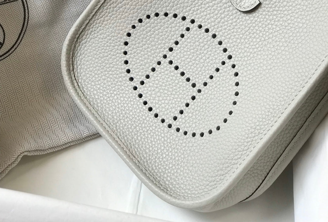 Mini Evelyne 18cm Ivory Togo Silver Hardware