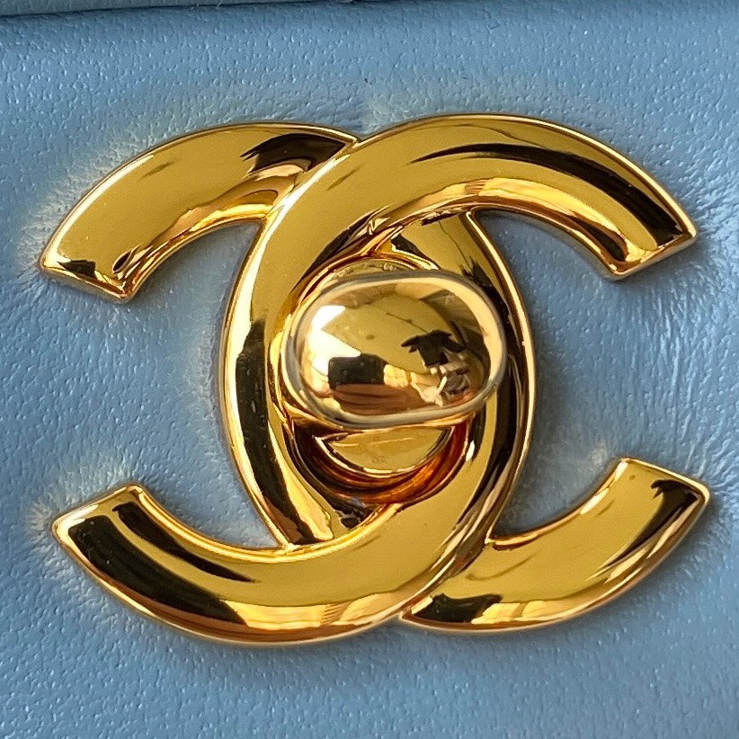 Medium Classic Flap Bag 23cm Blue Lambskin Gold Hardware