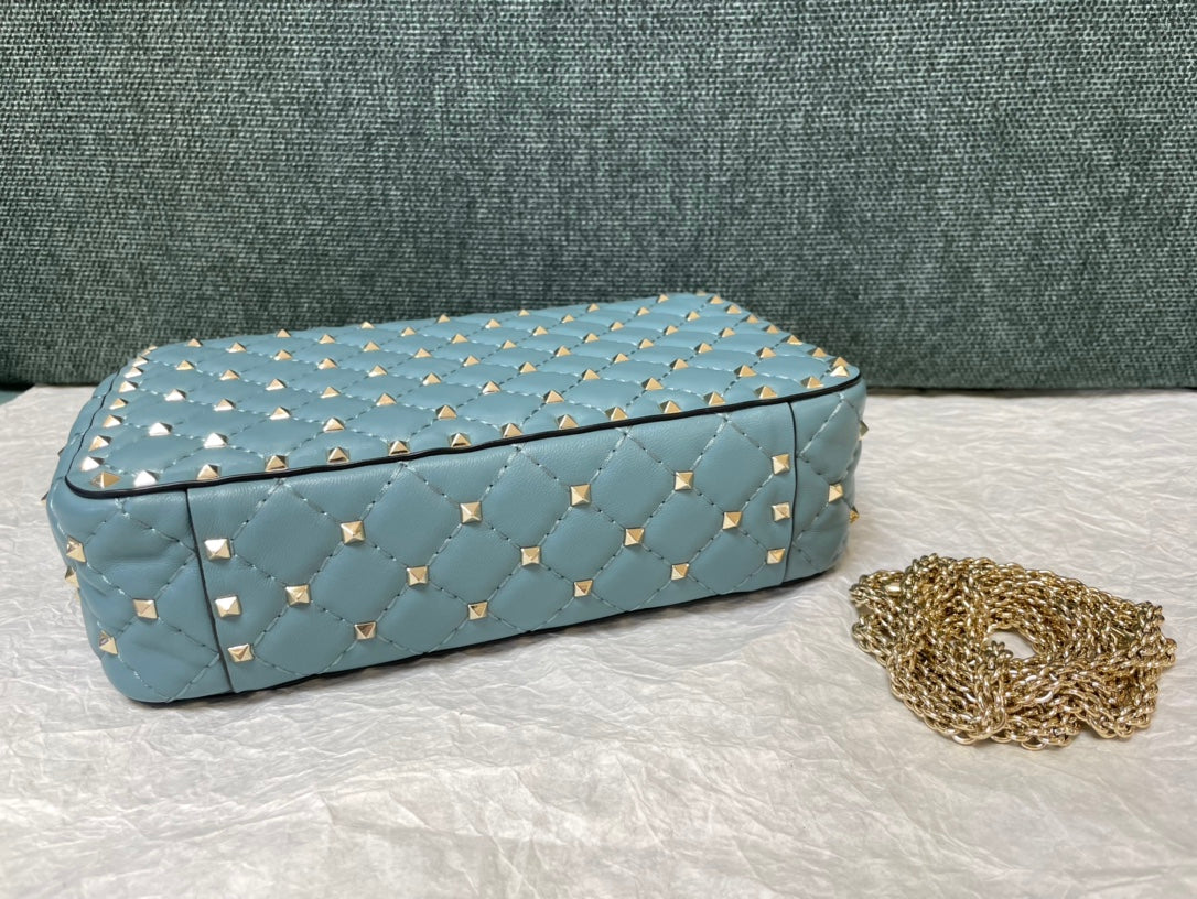 garavani rockstud spike medium 24cm azure lambskin