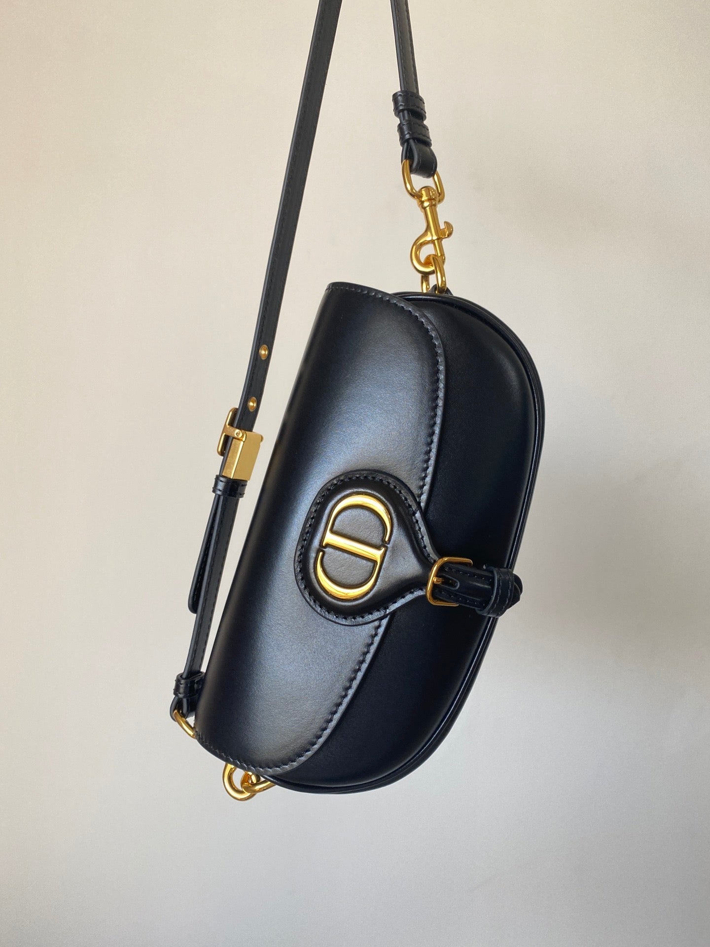 BOBBY EAST-WEST 22 BAG CALFSKIN