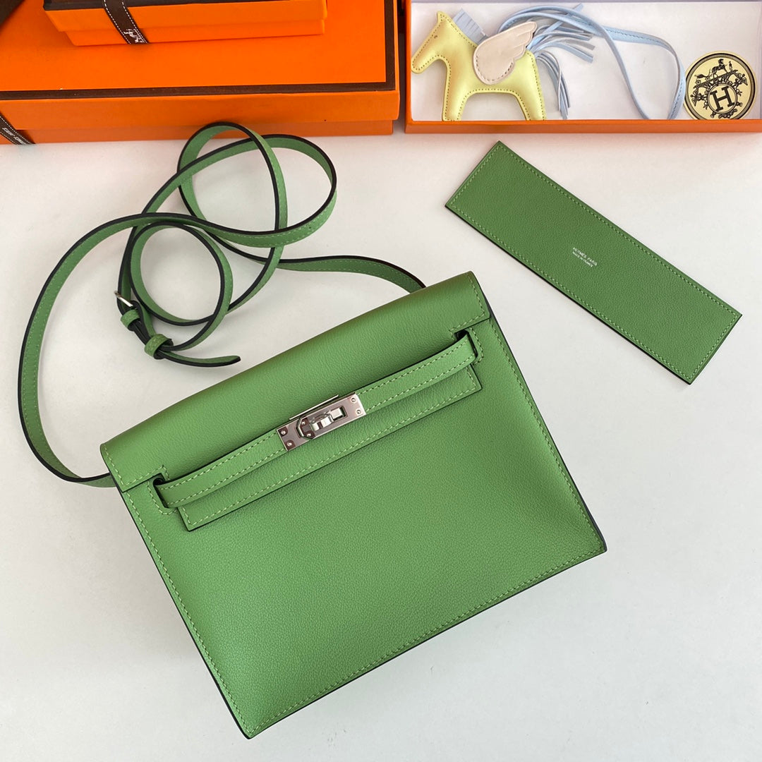 Kelly Danse II 22cm Green Evercolor Leather Shw