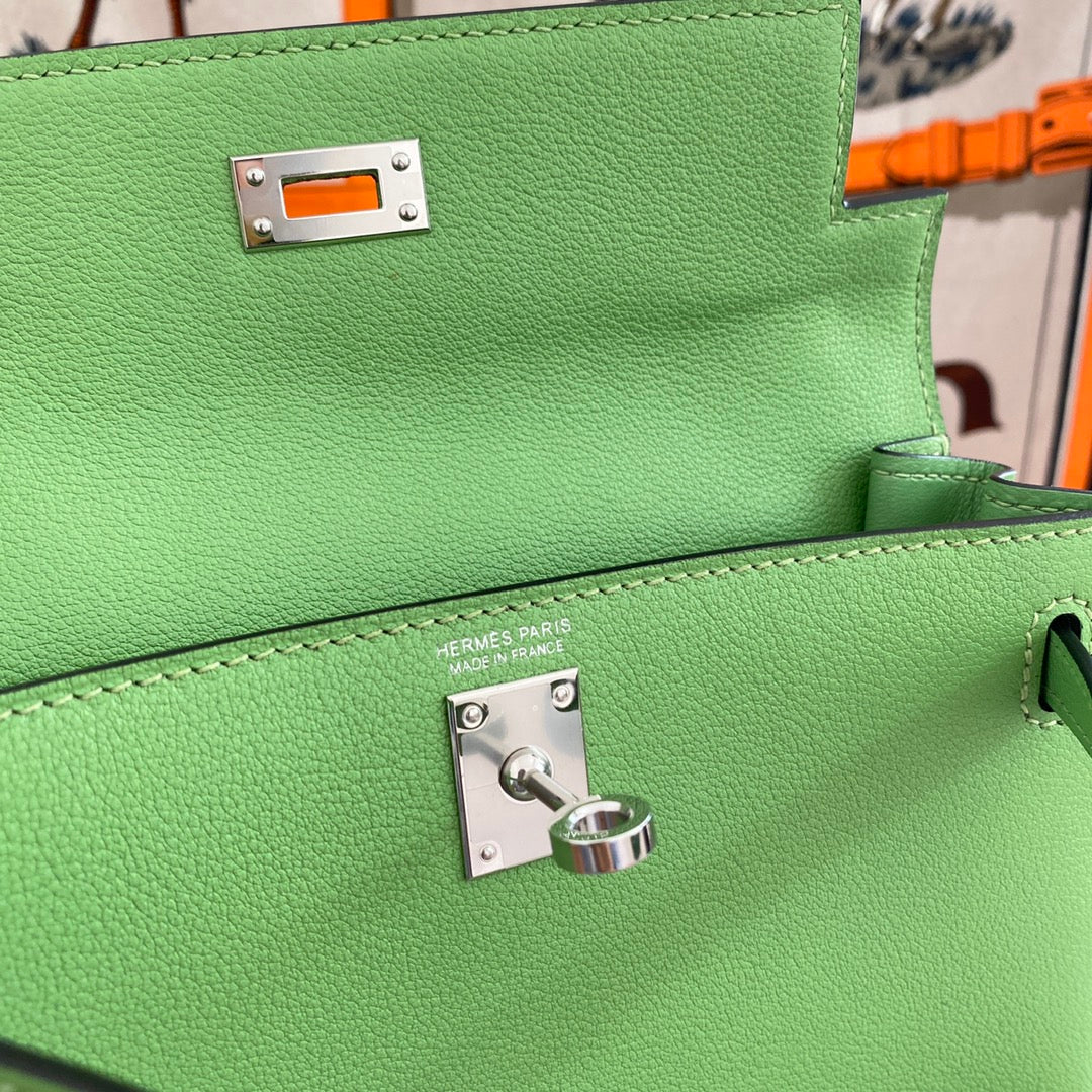 Kelly Danse II 22cm Green Evercolor Leather Shw