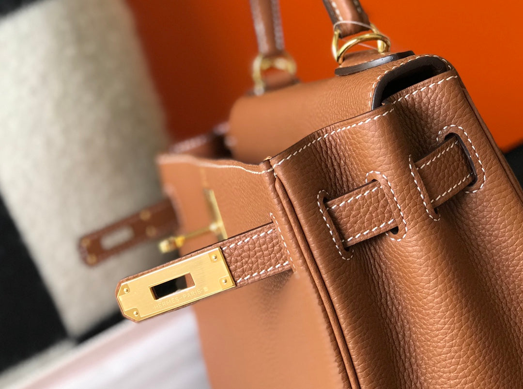 HM KELLY BAG IN BROWN TOGO GOLD HARDWARE