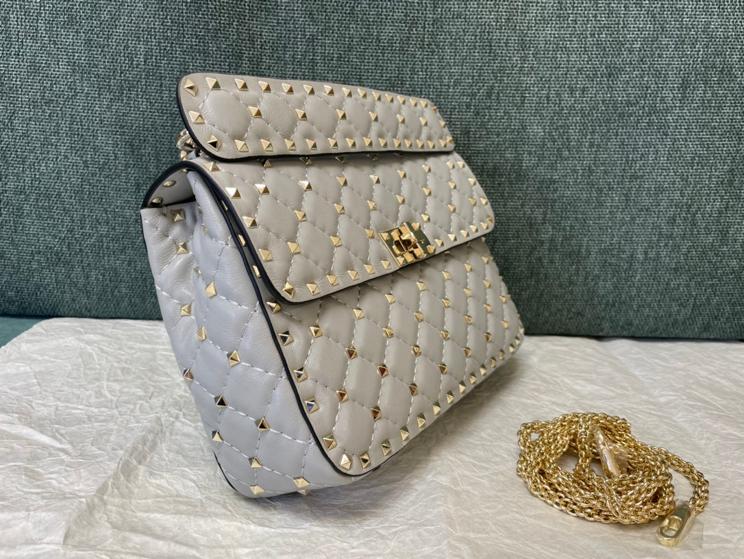 garavani rockstud spike medium 24cm grey lambskin