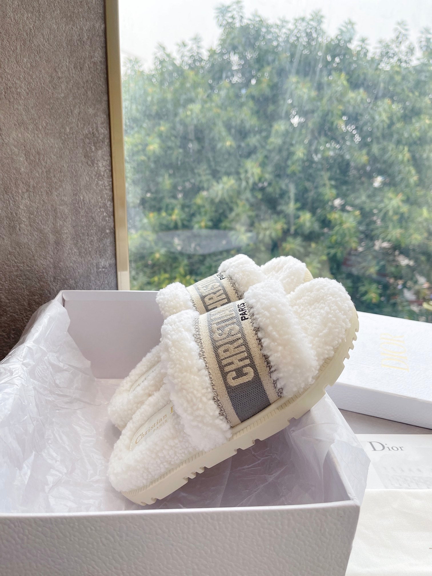 CD 25  Flat Slippers White Gray Wool 395564