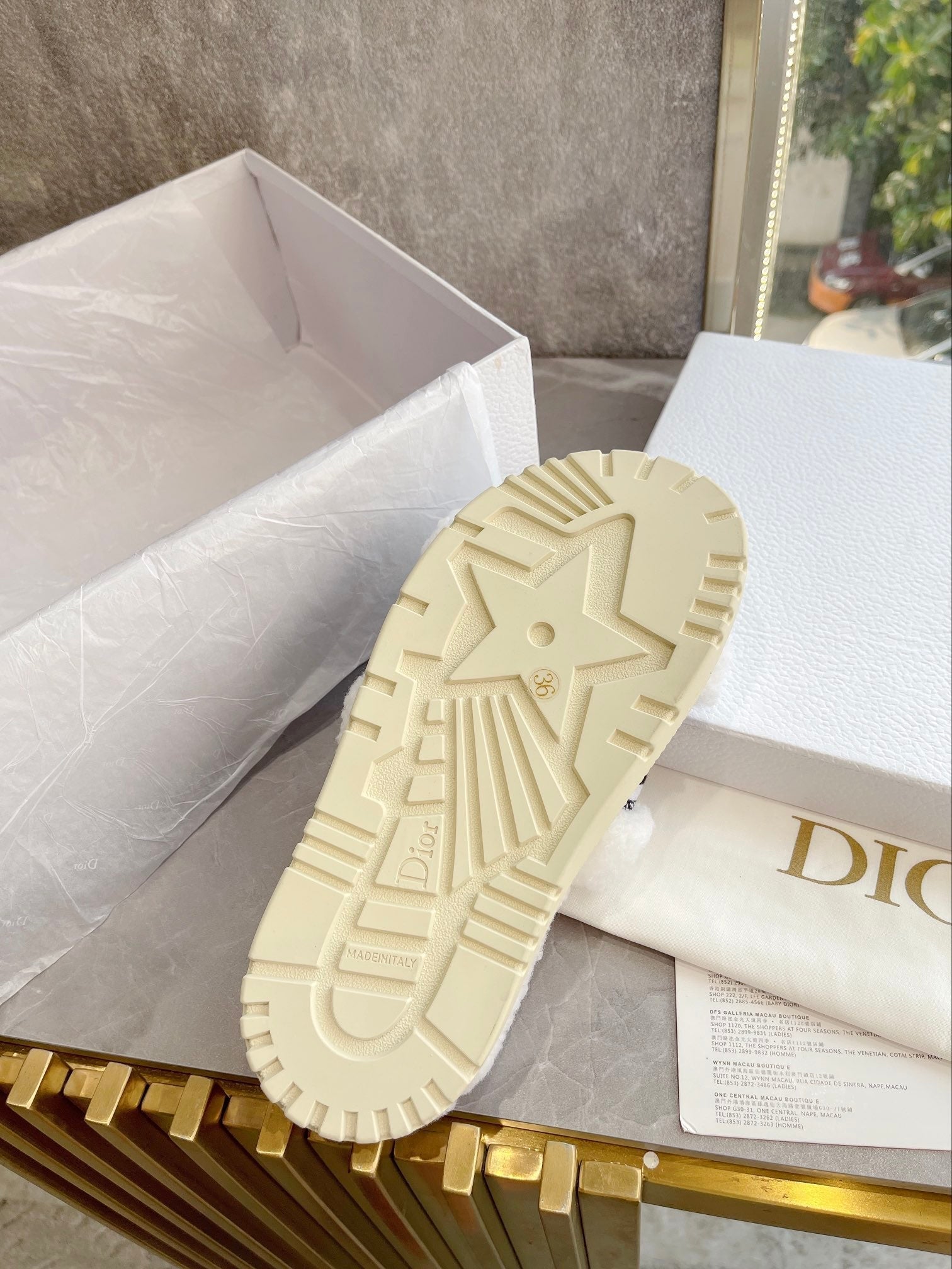 CD 25  Flat Slippers White Black Wool 395565