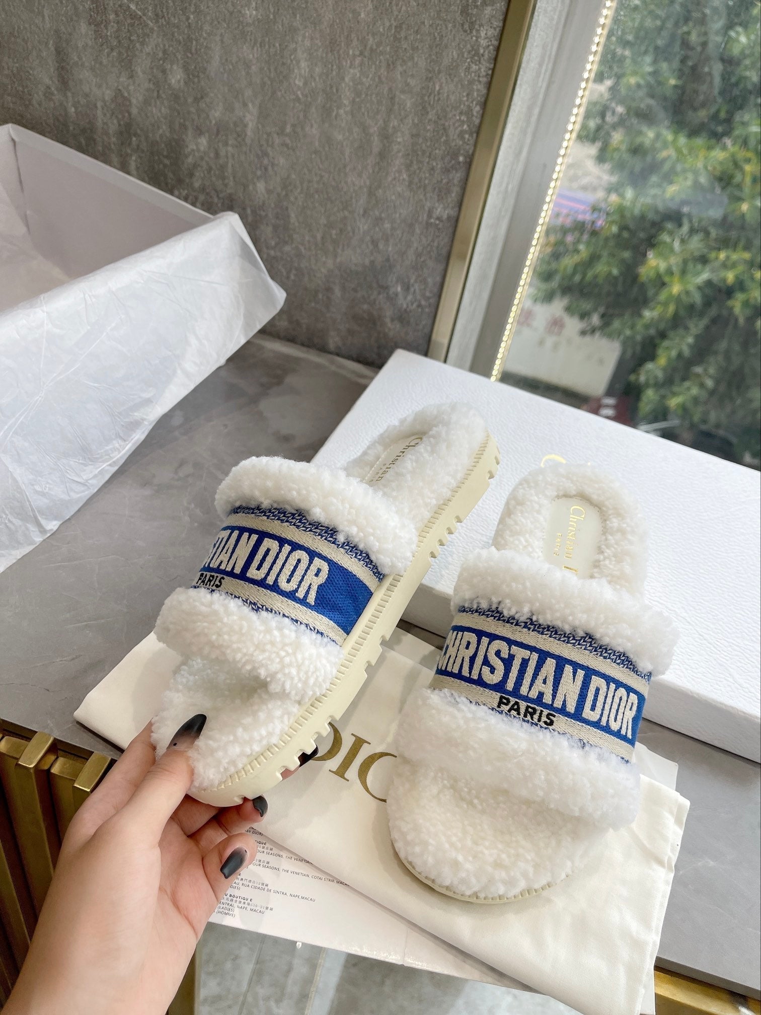 CD 25  Flat Slippers White Blue Wool 395569