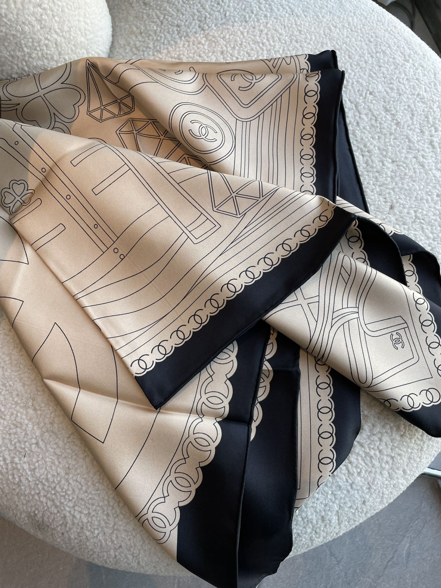 CC Square Scarf 90 CM In Beige Mix Black Cashmere Silk 288708