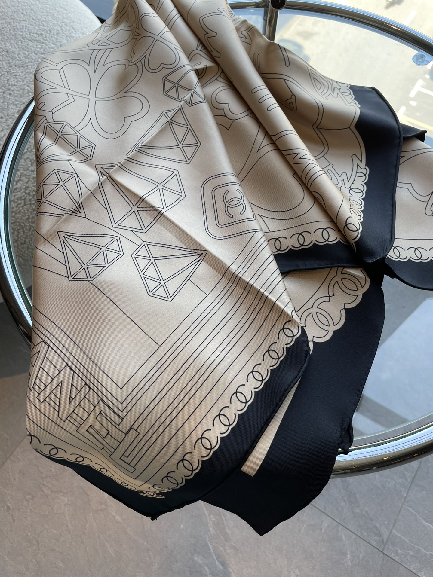 CC Square Scarf 90 CM In Beige Mix Black Cashmere Silk 288708