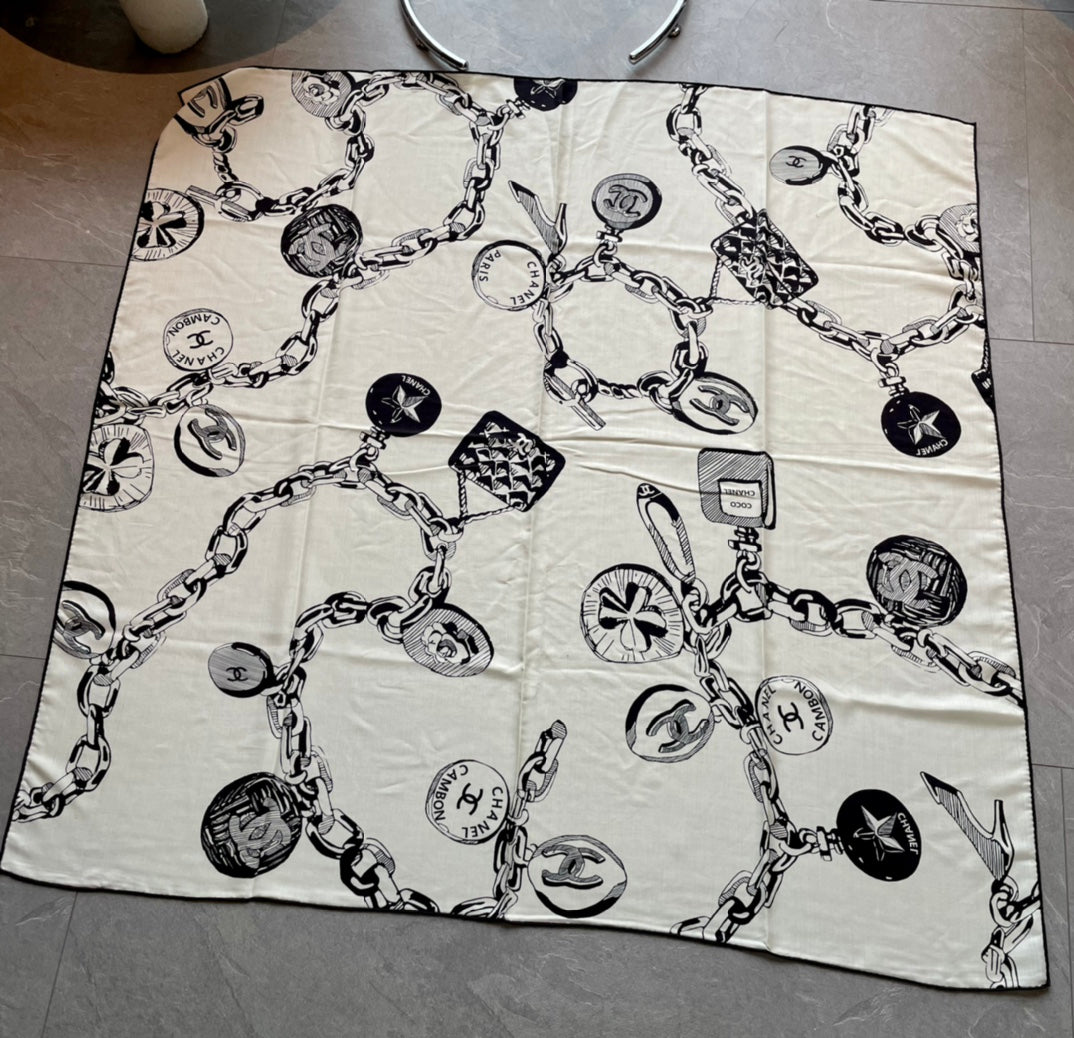 CC Square Scarf 140 CM In White Black Silk  421550