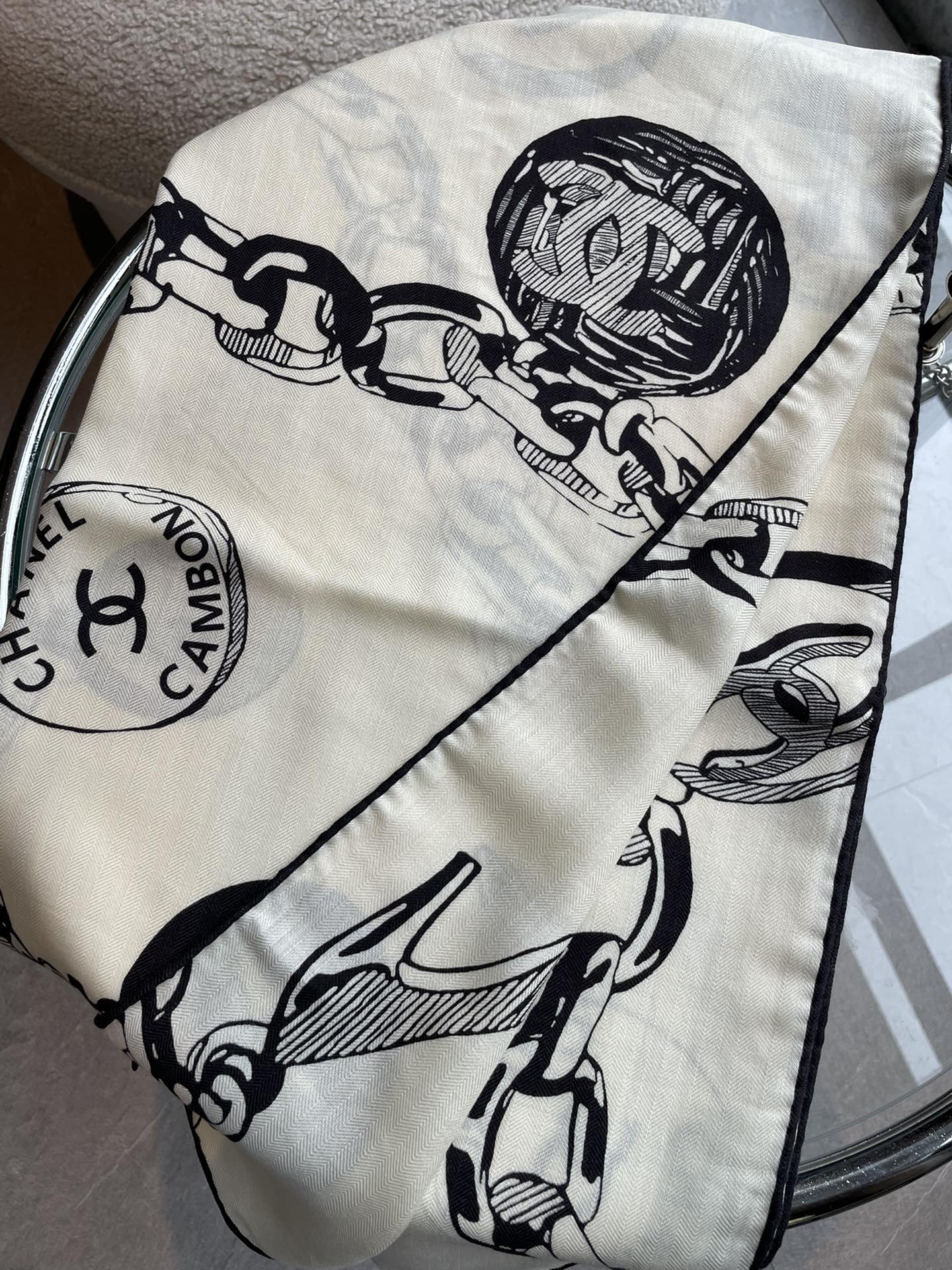 CC Square Scarf 140 CM In White Black Silk  421550