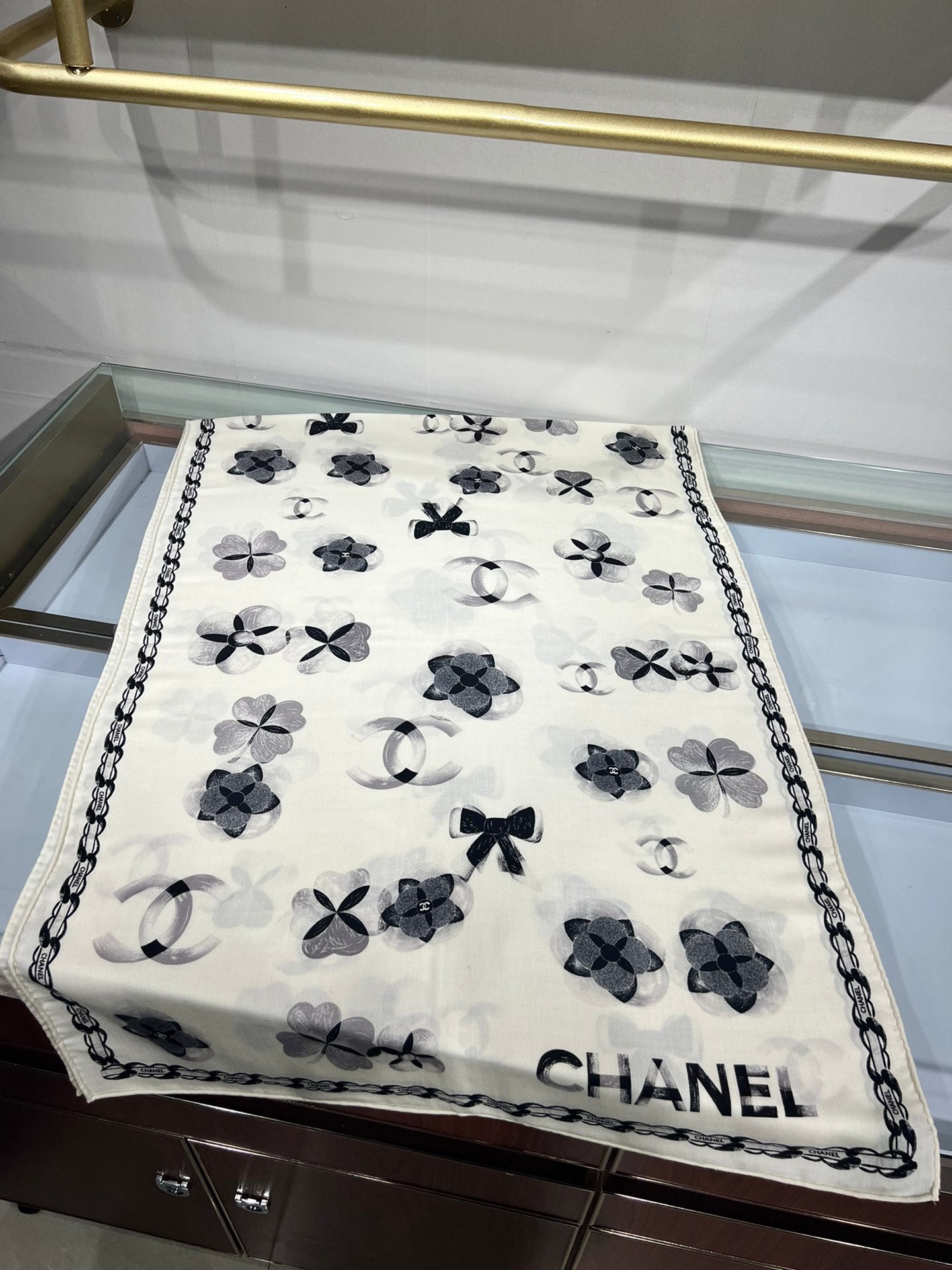 CC Scarf 185 CM In White Black Cashmere Silk  413589