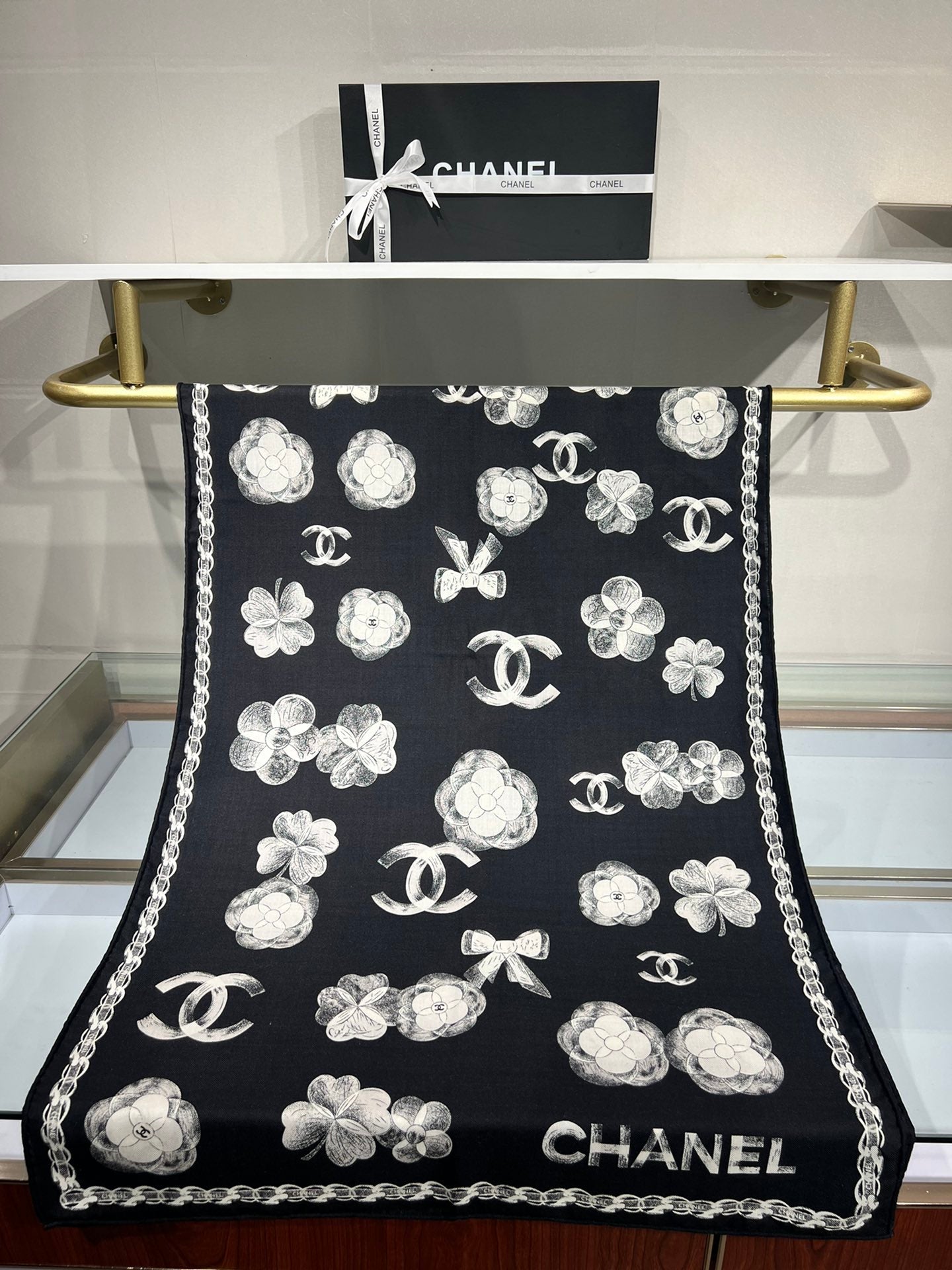 CC Scarf 185 CM In Black White Cashmere Silk  413590