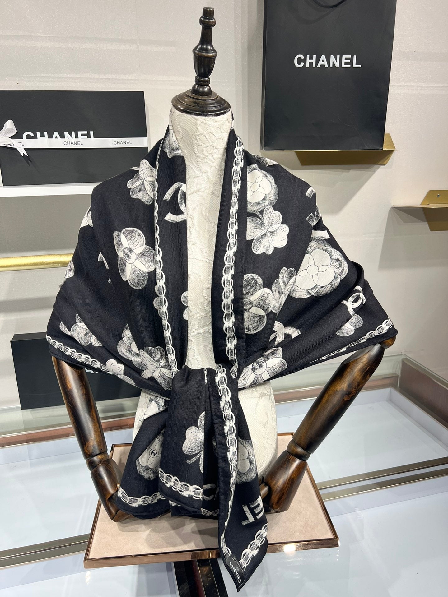 CC Scarf 185 CM In Black White Cashmere Silk  413590
