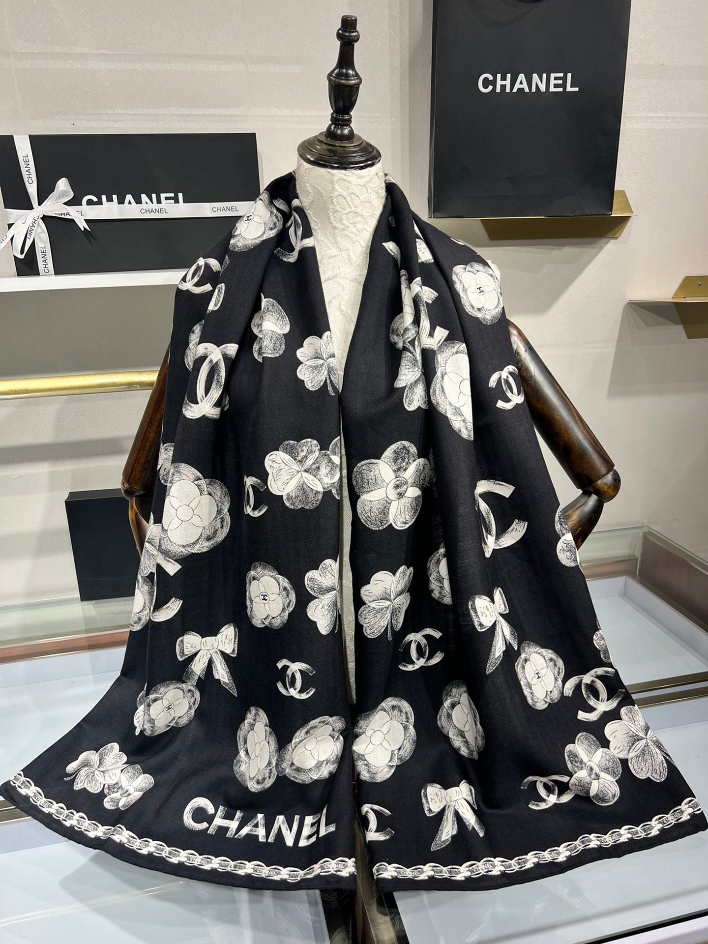 CC Scarf 185 CM In Black White Cashmere Silk  413590