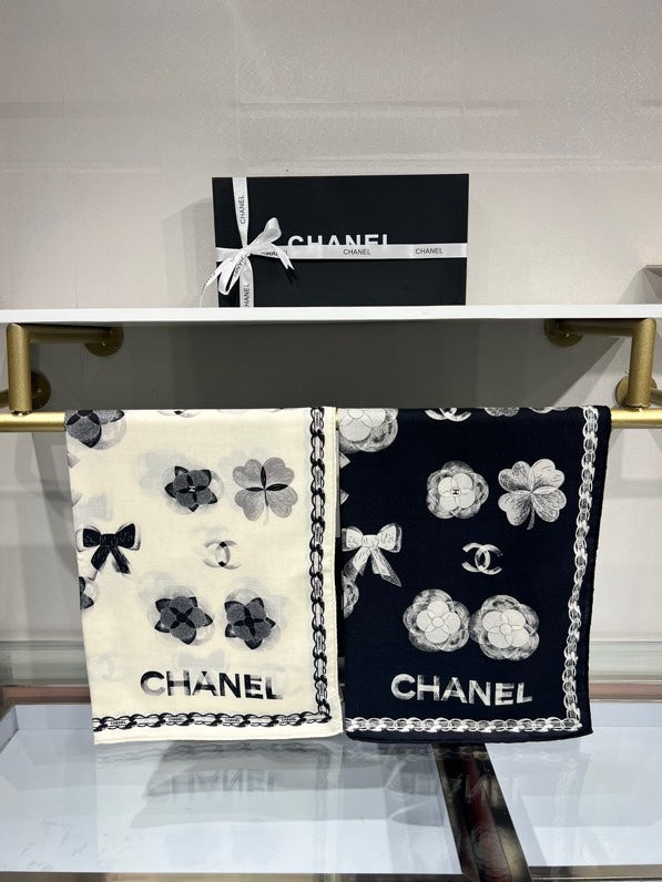 CC Scarf 185 CM In Black White Cashmere Silk  413590