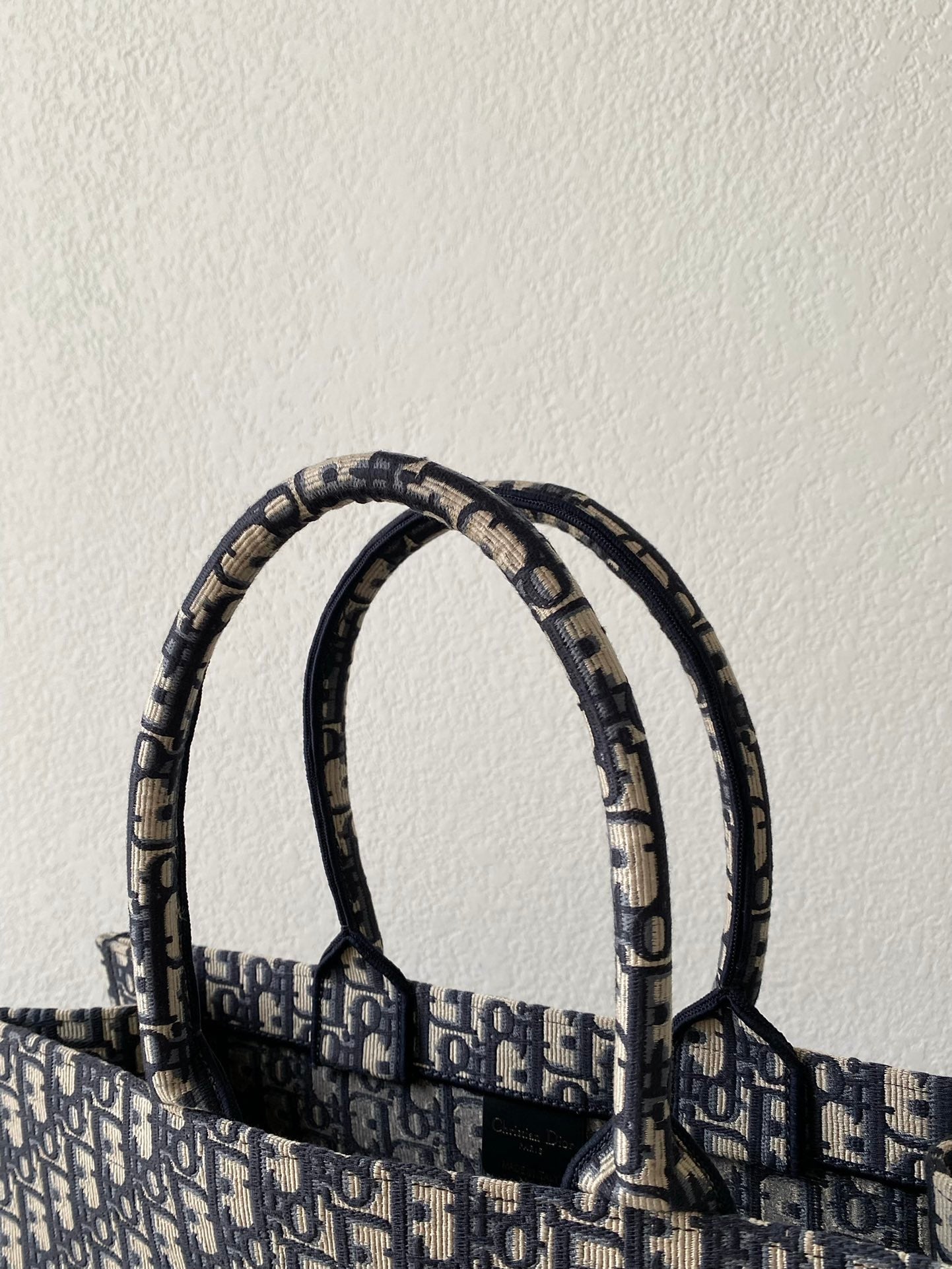 Cd Large Book Tote Oblique Embroidery alfskin