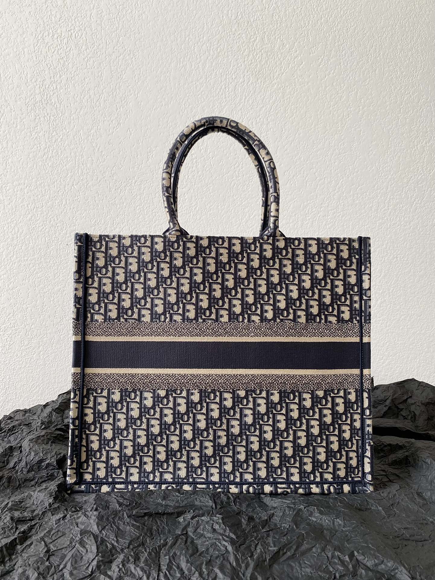 Cd Large Book Tote Oblique Embroidery alfskin