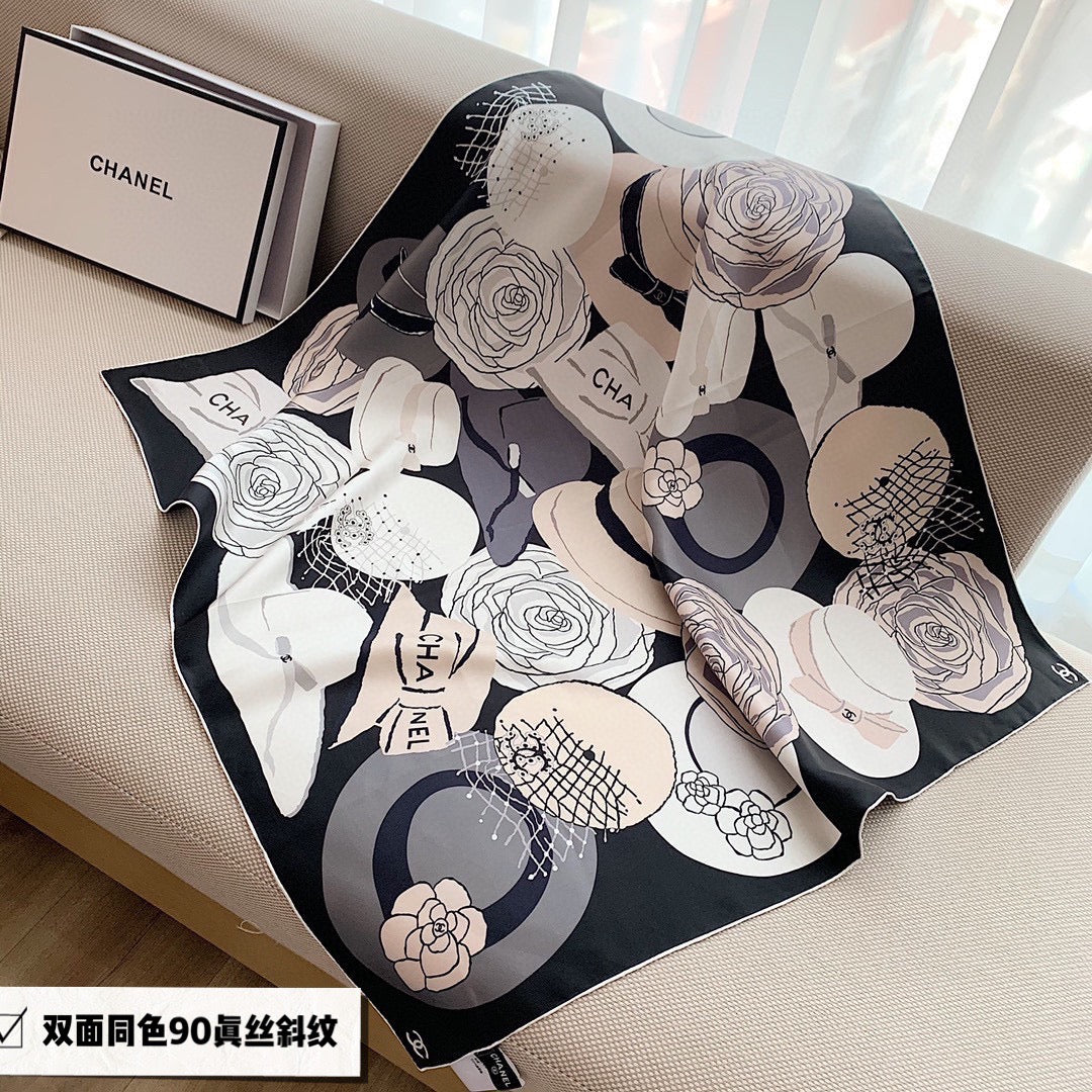 CC Square Scarf 90 CM In White Black Mix Grey Light Beige Silk 288698