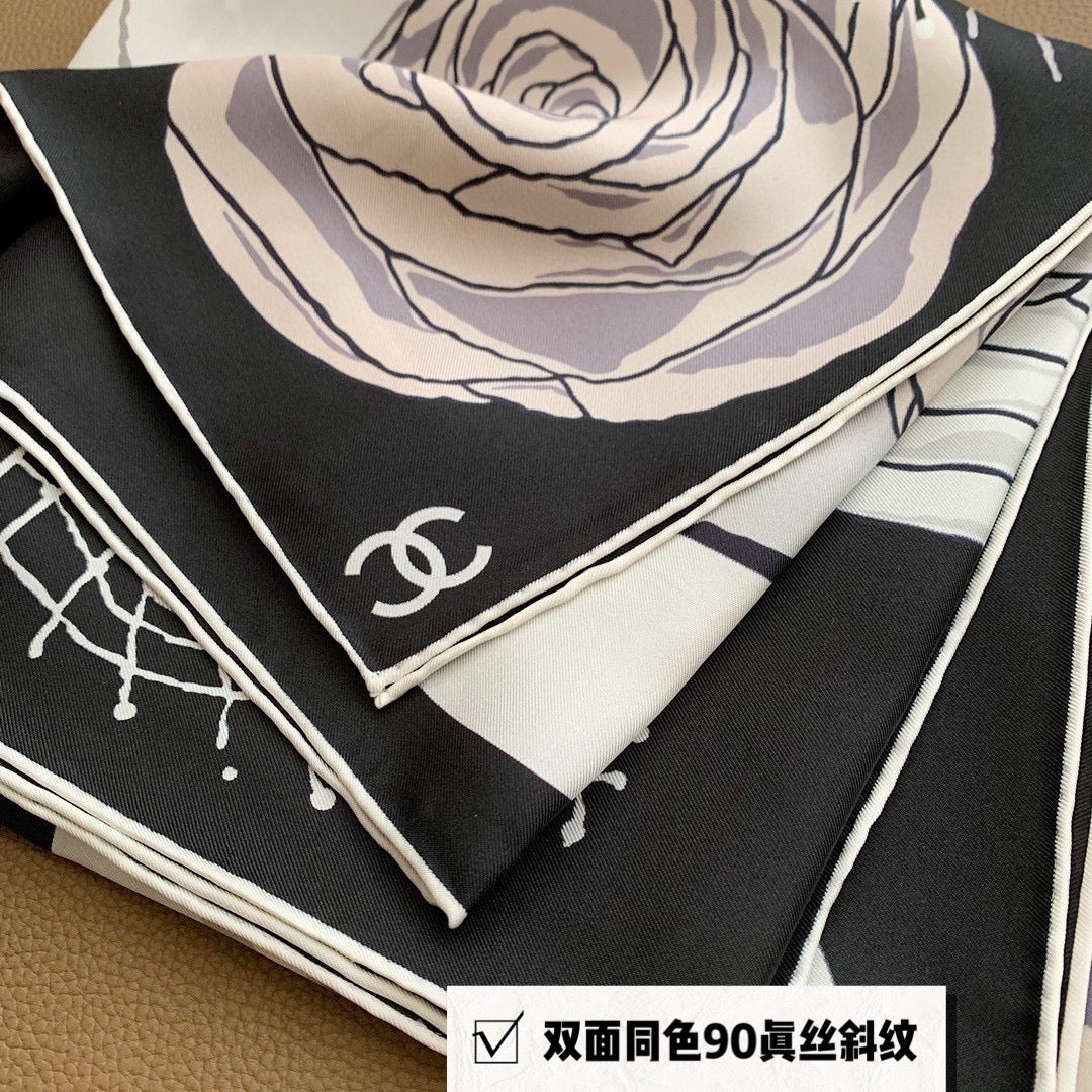 CC Square Scarf 90 CM In White Black Mix Grey Light Beige Silk 288698