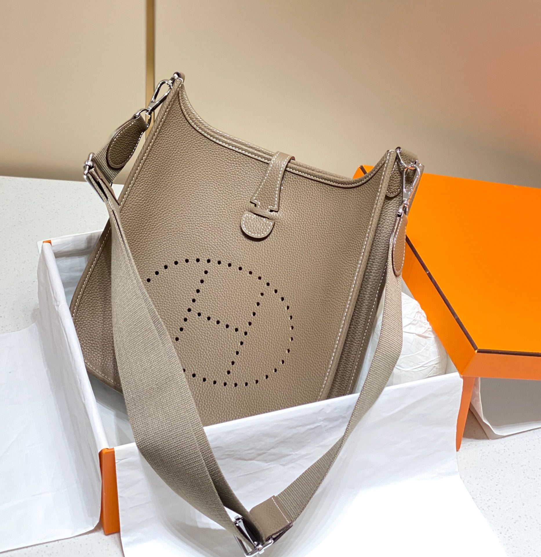 Evelyne 29cm Togo Shw