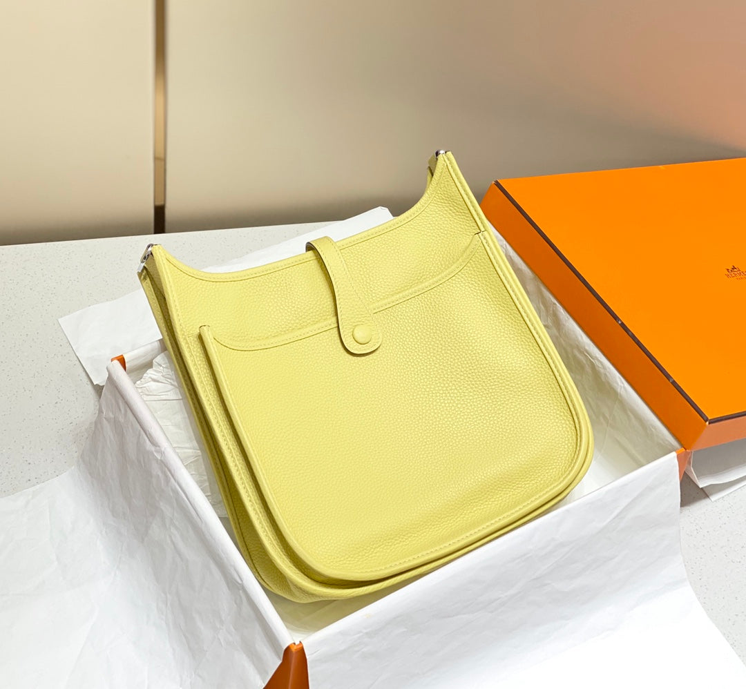 Evelyne 29cm Yellow Togo Shw