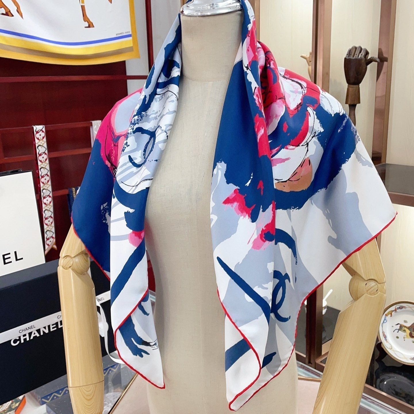 CC Square Scarf 90 CM In Colorful Silk Twill  407436