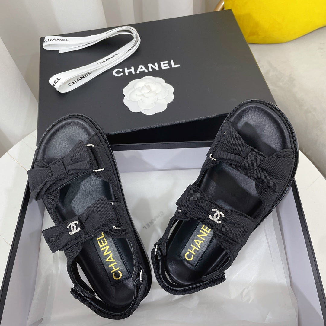 Chanel 2026 Classic Sandals Patent Leather Cowhide 828661