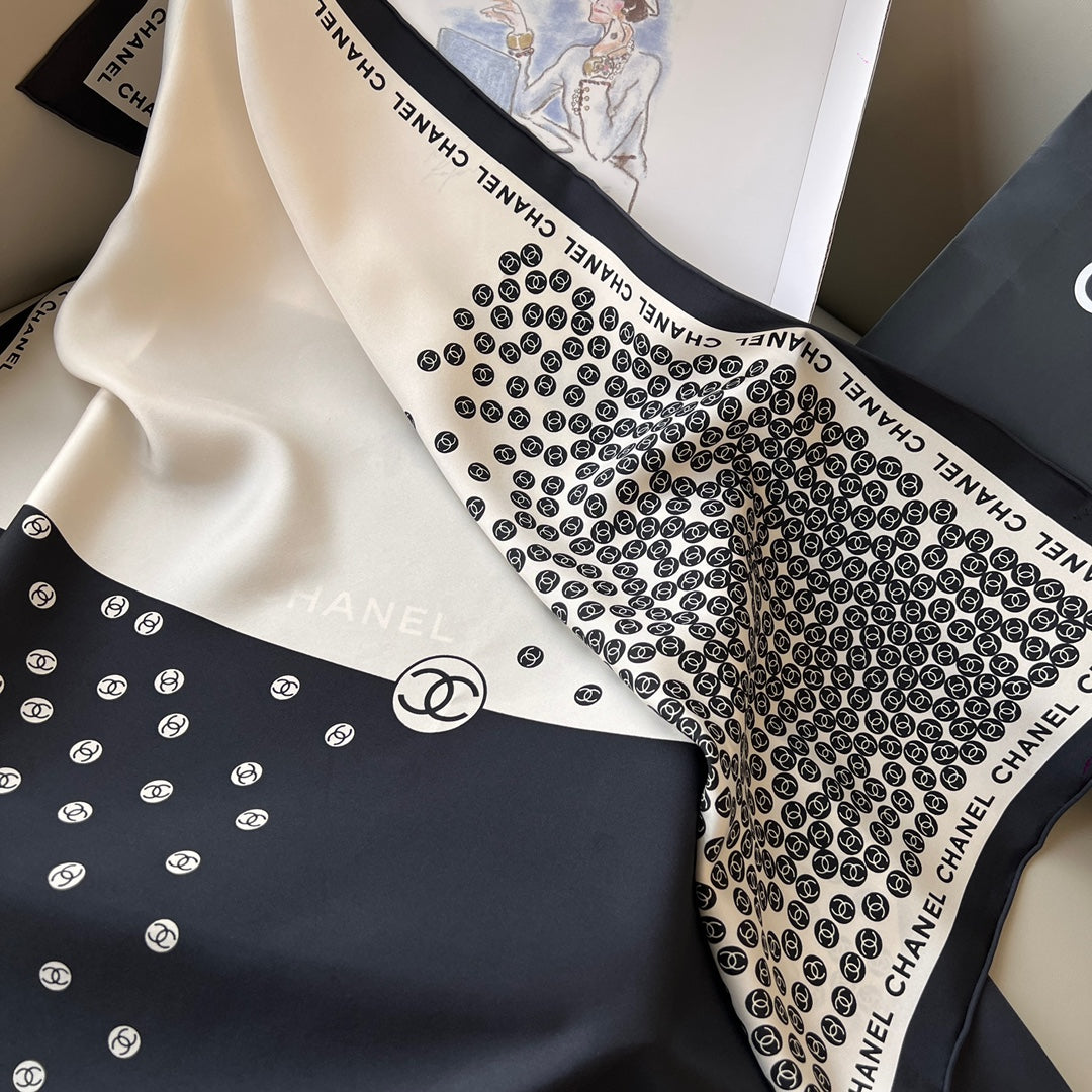 CC Square Scarf 90 CM In White Mix Black Logo Print Silk Twill 288696