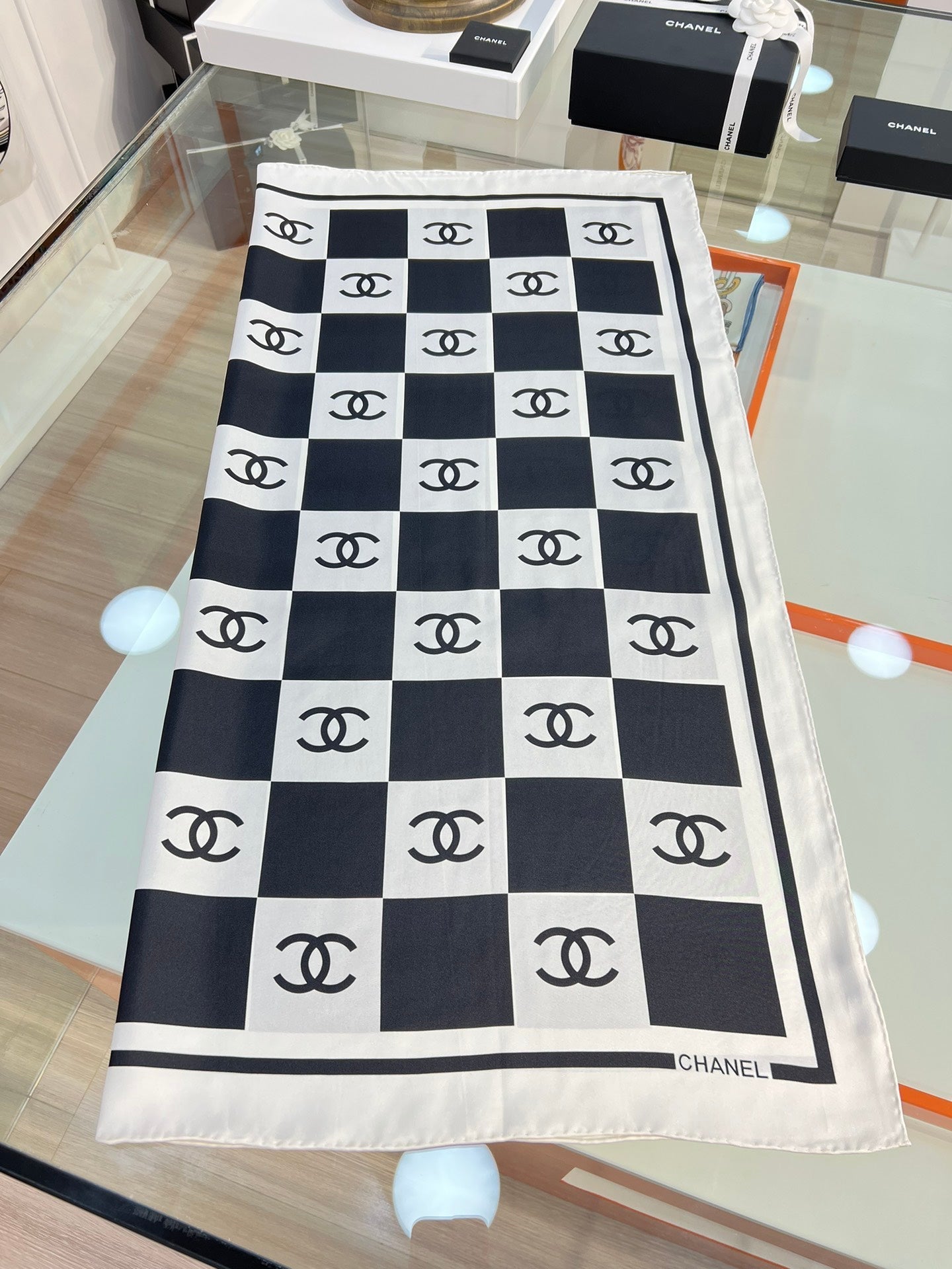 CC Square Scarf 90 CM In Black And White Plaid Silk Twill 288742