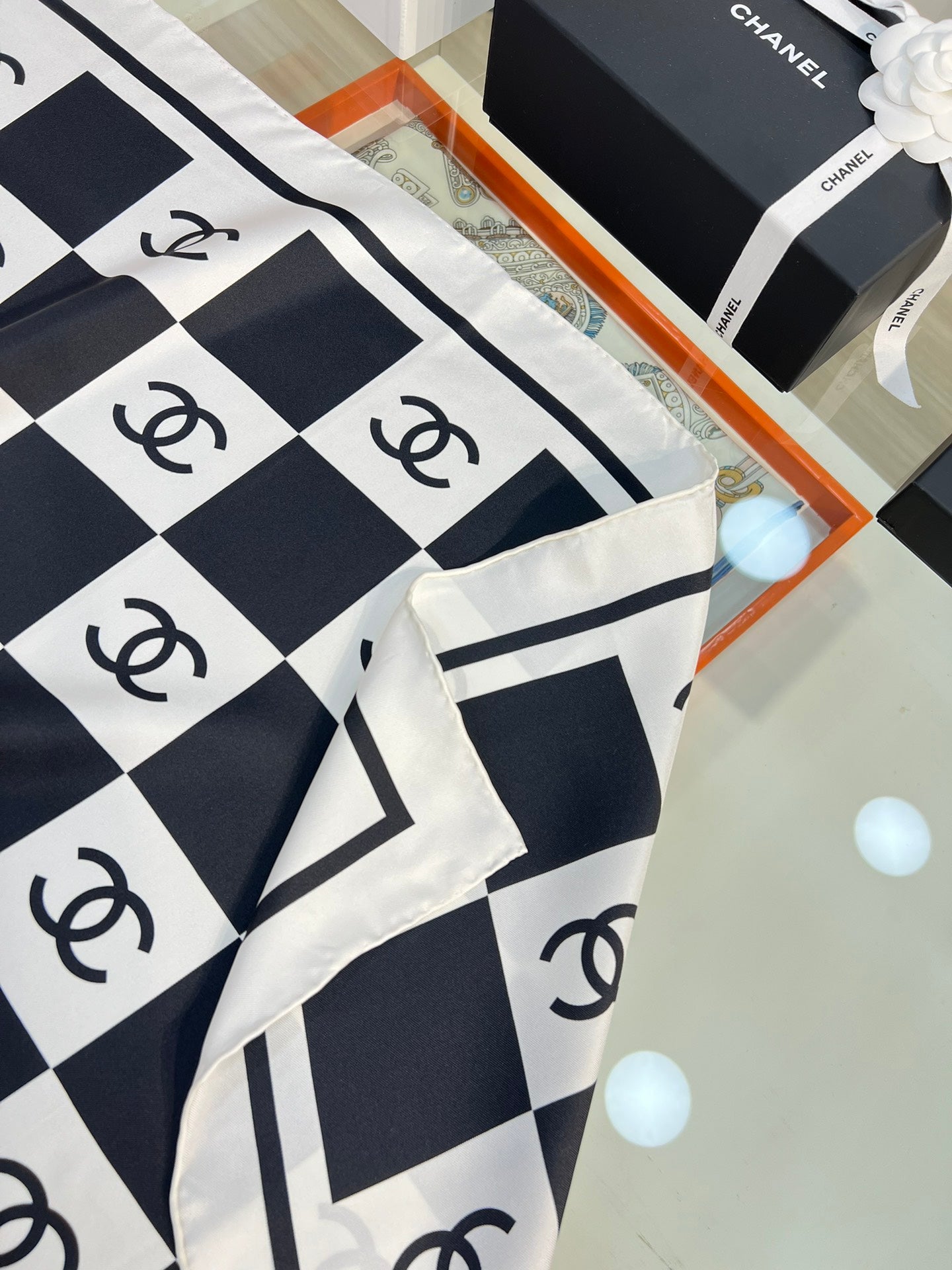 CC Square Scarf 90 CM In Black And White Plaid Silk Twill 288742