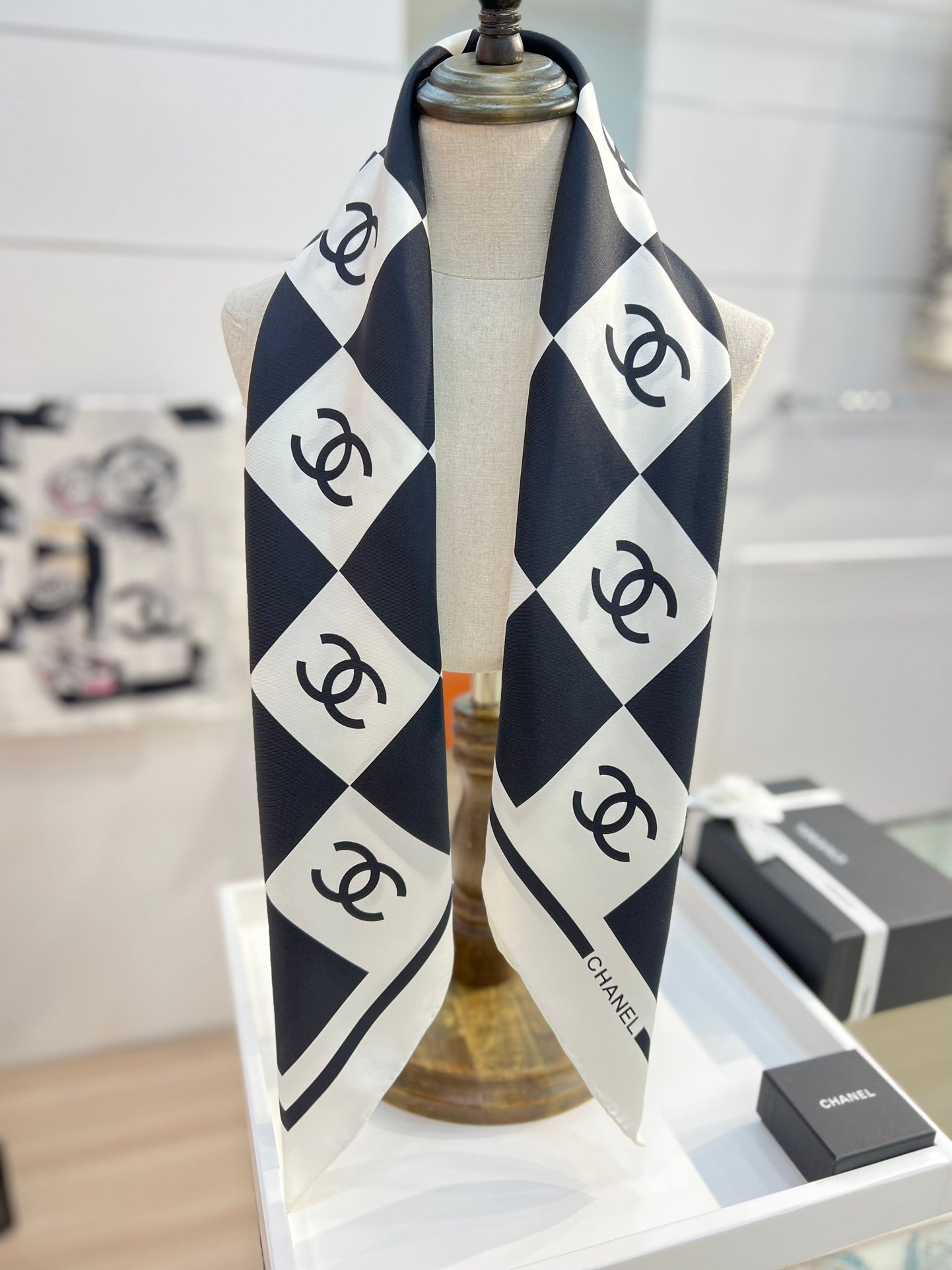 CC Square Scarf 90 CM In Black And White Plaid Silk Twill 288742