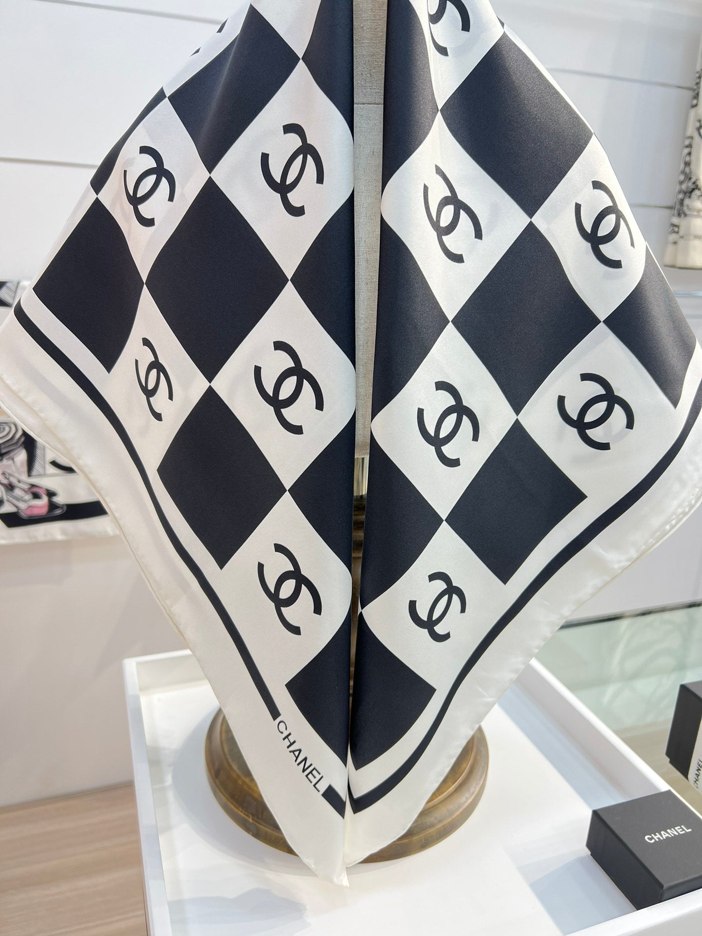 CC Square Scarf 90 CM In Black And White Plaid Silk Twill 288742