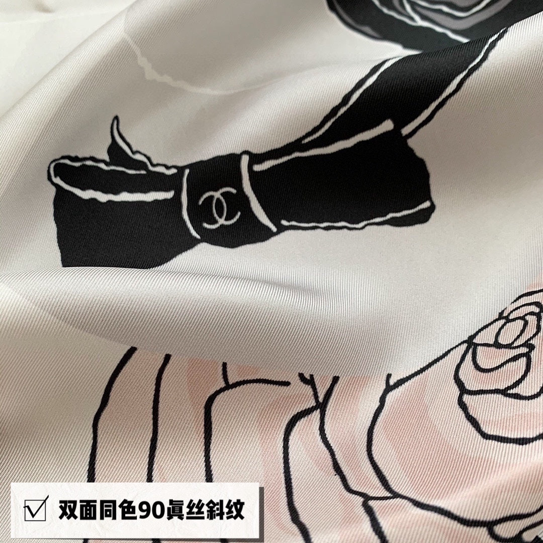 CC Square Scarf 90 CM In White Black Mix Light Beige Silk 288700