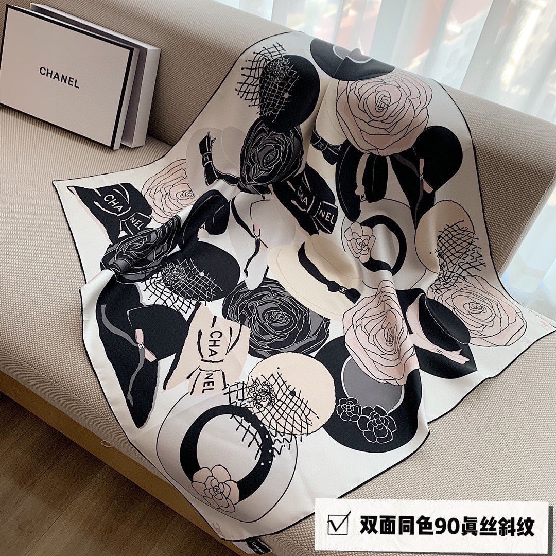 CC Square Scarf 90 CM In White Black Mix Light Beige Silk 288700